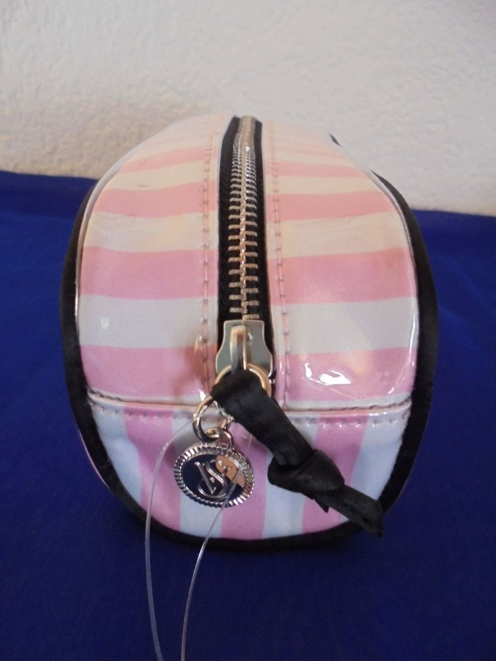Victoria's Secret Custodie per cosmetici: VICTORIA'S SECRET MAKE-UP TÄSCHCHEN – Nuovo e nell'imballaggio originale da Aarau Rohr venduto da PinkSchwein 4