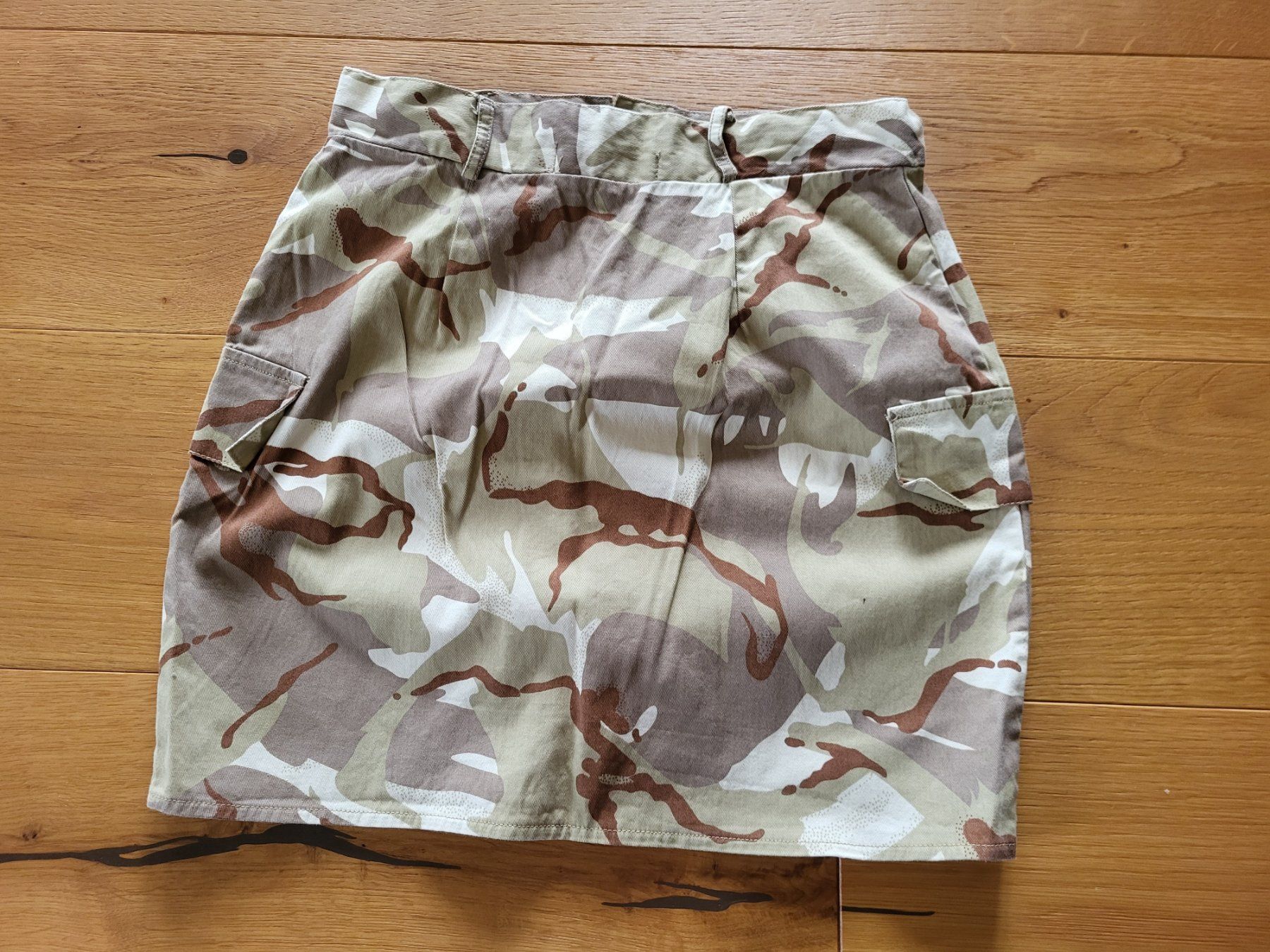 Vestiti & Gonne: Mini-jupe camouflage d'été, taille 36 – Usato da Courroux venduto da Belleange 1