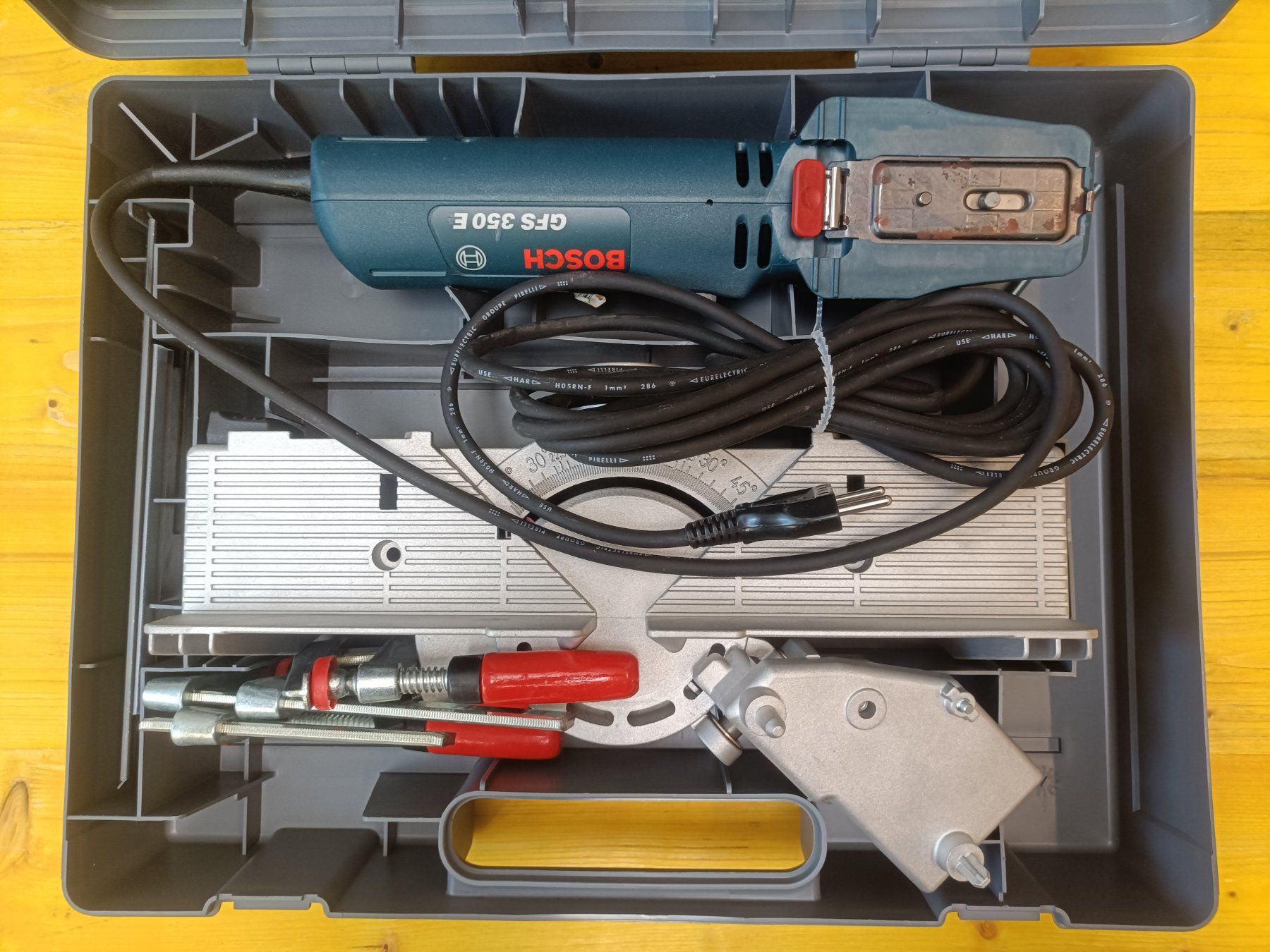 Busch Toutes les machines: Bosch GFS 350 E Kantenschneider - Neu – Neuf avec emballage d'origine à Hombrechtikon par Unser_Hofer 1