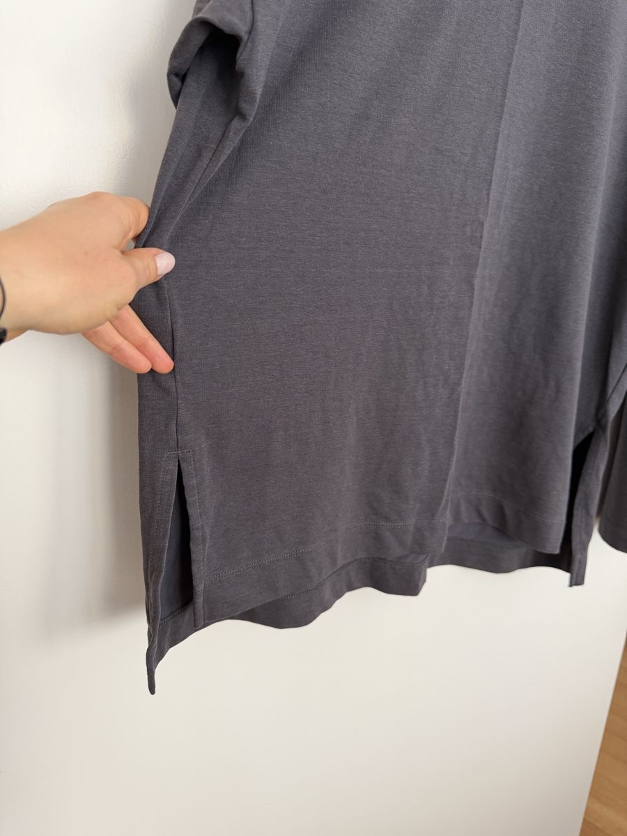 Uniqlo Camicette: Uniqlo Grey Oversized Longsleeve, Size L – Usato da Zürich venduto da jus_sw7l 2