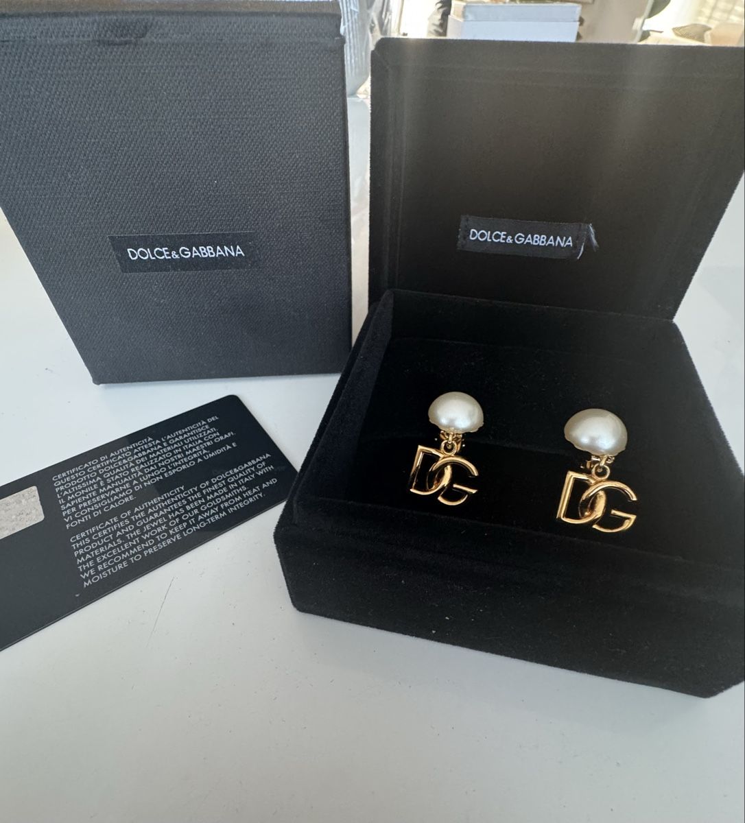 Dolce & Gabbana Orecchini pendenti & Orecchini a lobo: Dolce & Gabbana Ohrring / DG-logo drop earrings – Nuovo (secondo la descrizione) da Dübendorf venduto da sha_fx85