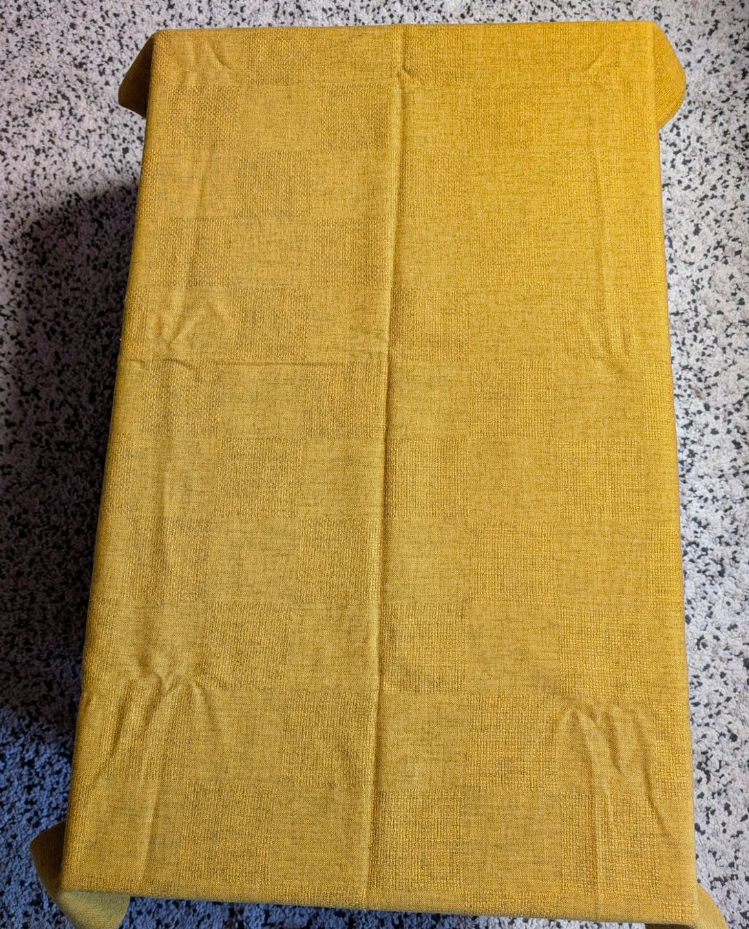Coperte: Tischdecke 131cm x 160 cm – Usato da Langnau i. E. venduto da blu_7xhw