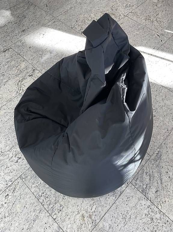 Tabourets: Pouf nero e rosa – D'occasion à Ascona par eli_nq6c