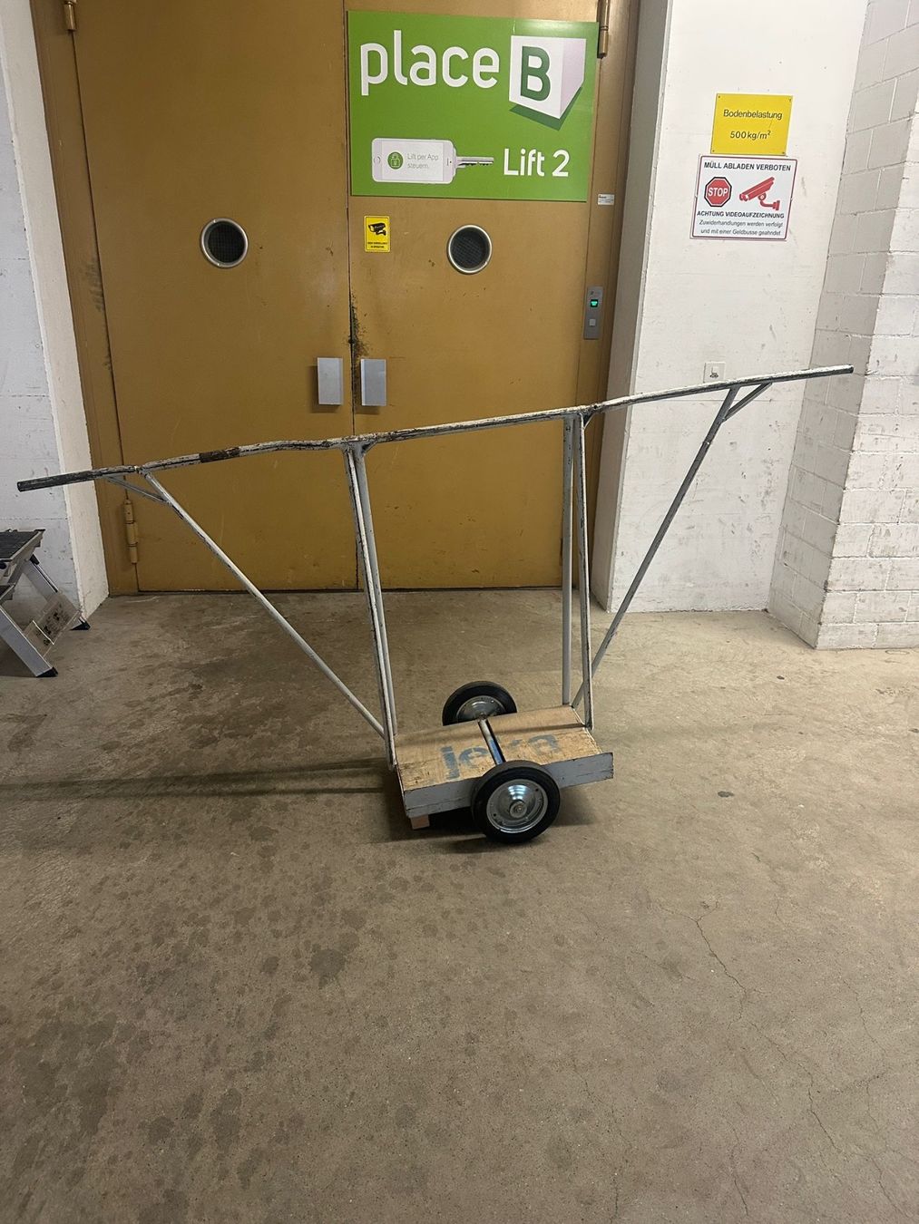 Brouettes: Holzwagen – D'occasion à Volketswil par ars_sjh2 7