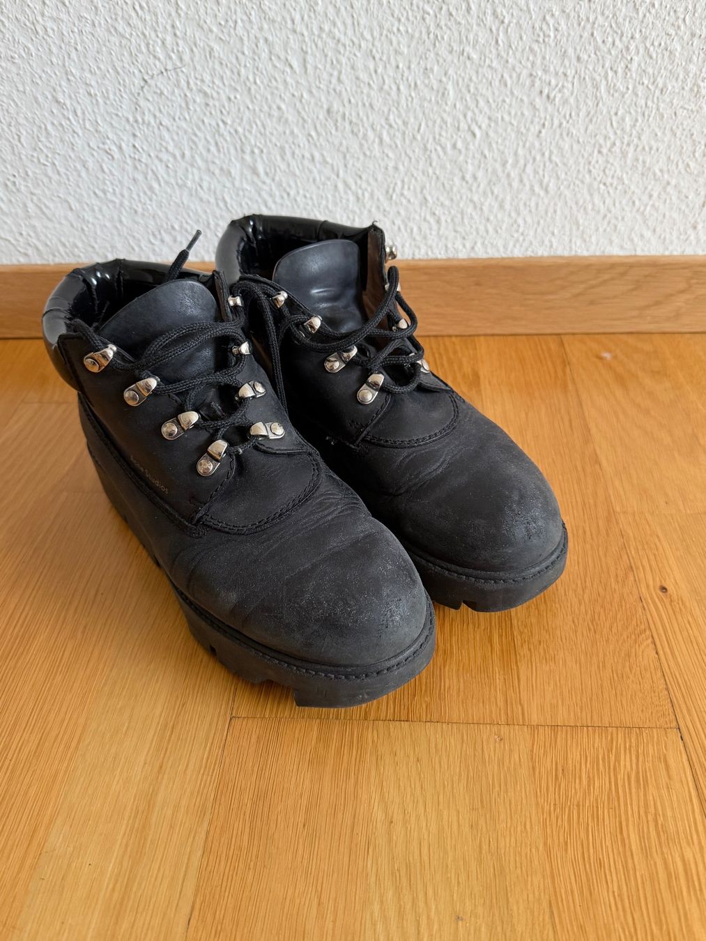 Acne Studios Herrenschuhe: Acne Studios Platform Boots, Size 39Black Leather – Gebraucht aus Zürich von MariKondo 6