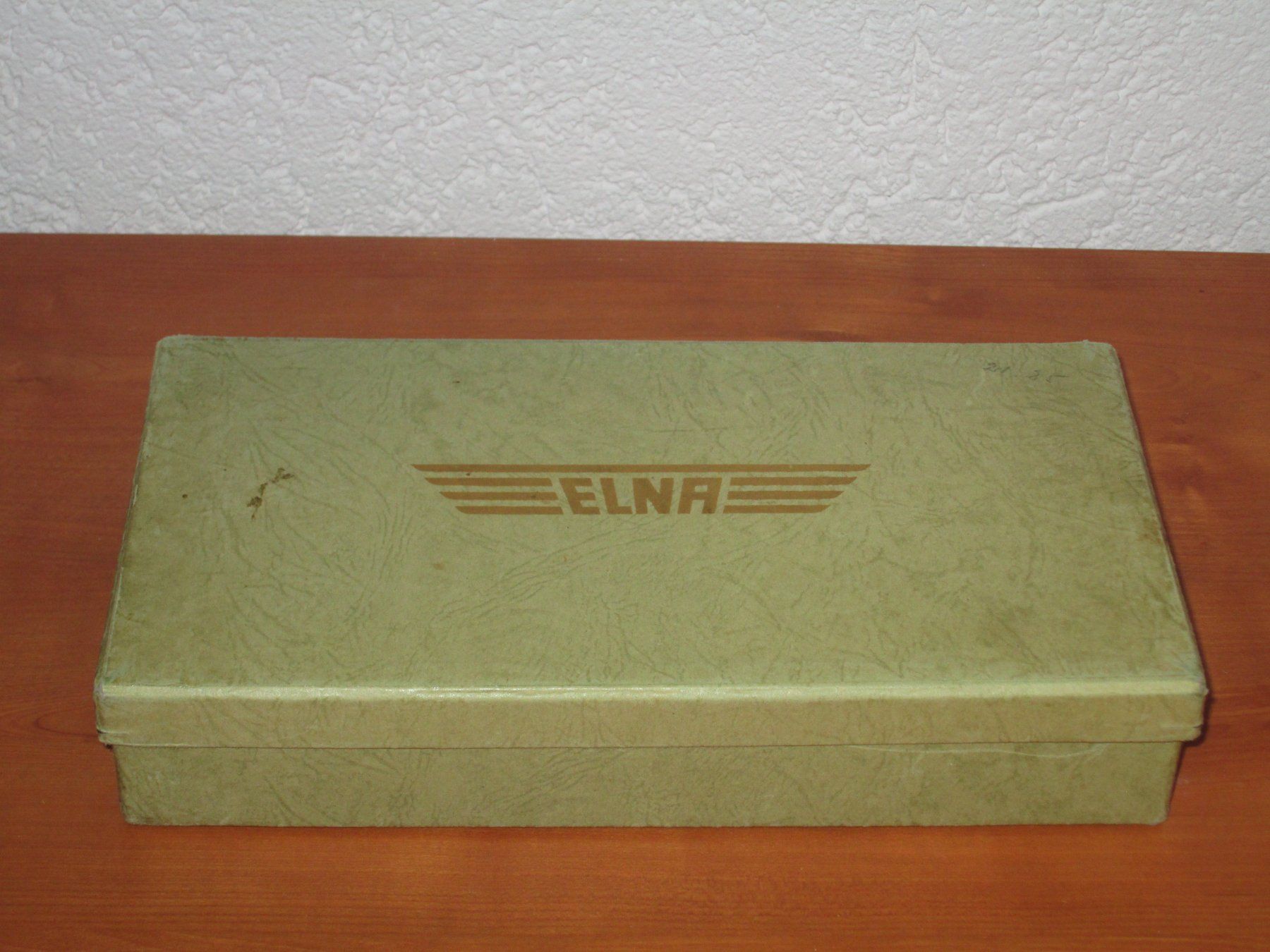 Elna Macchine da cucire: Boîte encienne ELNA – Usato da Bonfol venduto da zagato43e