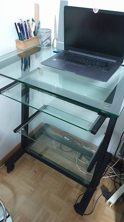 Scrivanie: Bürotisch aus Glas und Stahl – Usato da Schwerzenbach venduto da Aura888 2