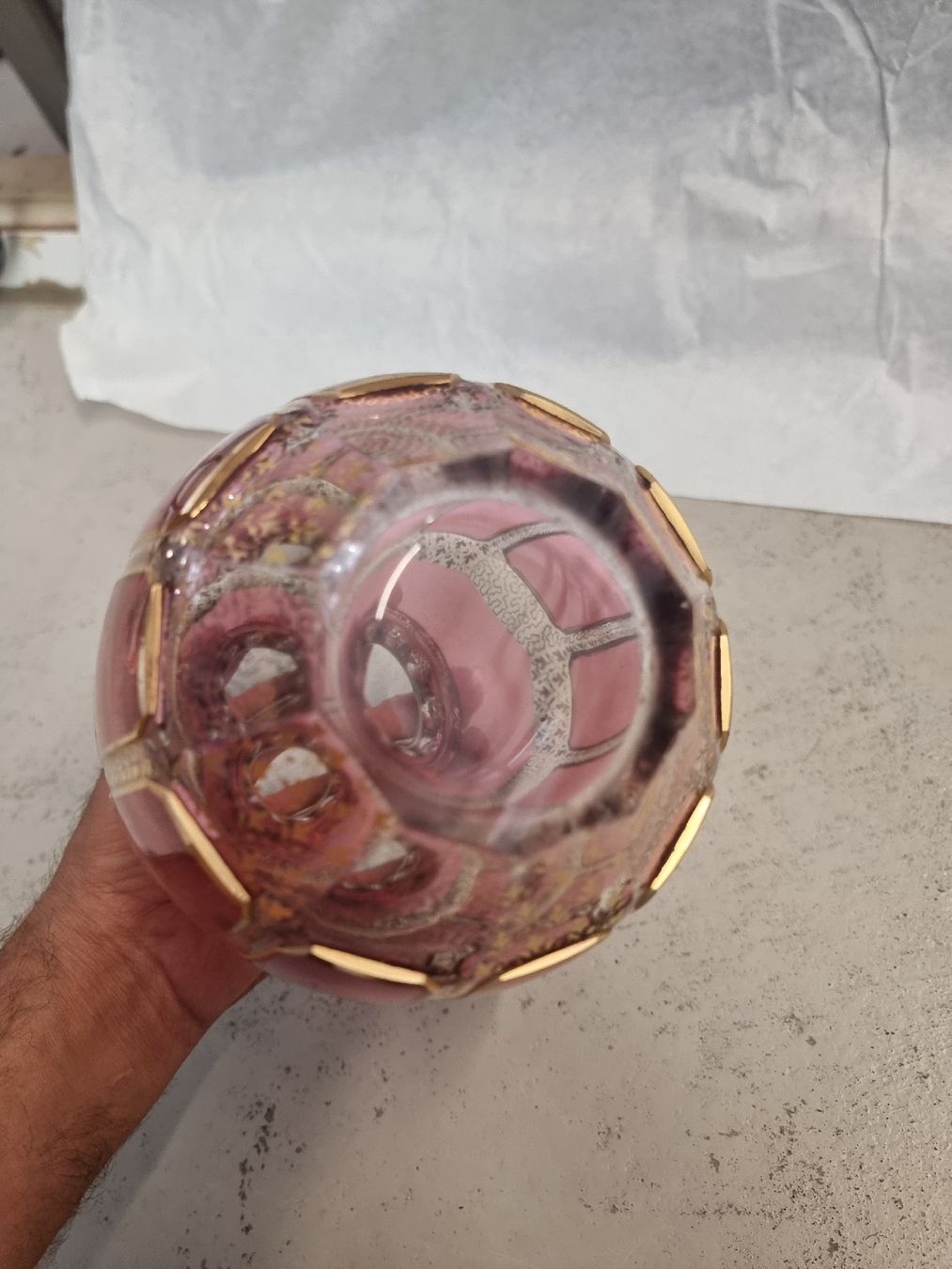 Vasen & Gefässe: Vase Glas pink mit Golddekor  – Gebraucht aus Olten von Mezopotamya 4