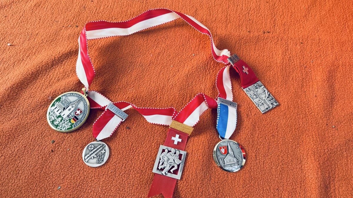 Medaglie: Sammlung alte Wanderpreis Medaillen – Usato da Fällanden venduto da Limousinenswiss