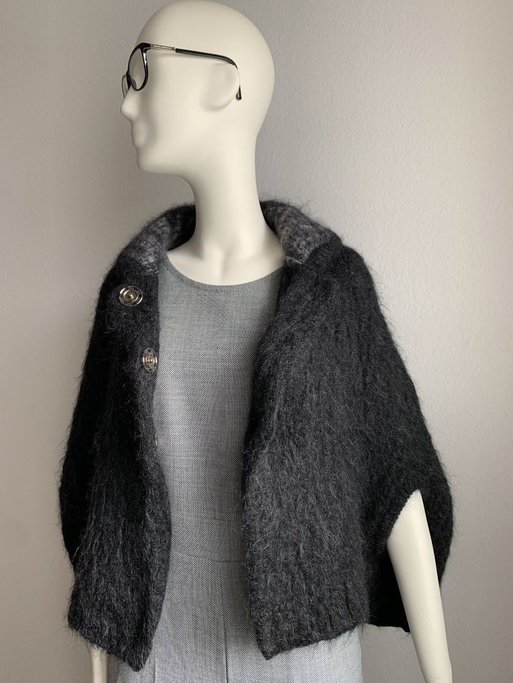 Prada Cappotti: Prada Poncho – Nuovo (secondo la descrizione) da Winterthur venduto da 19.19 4