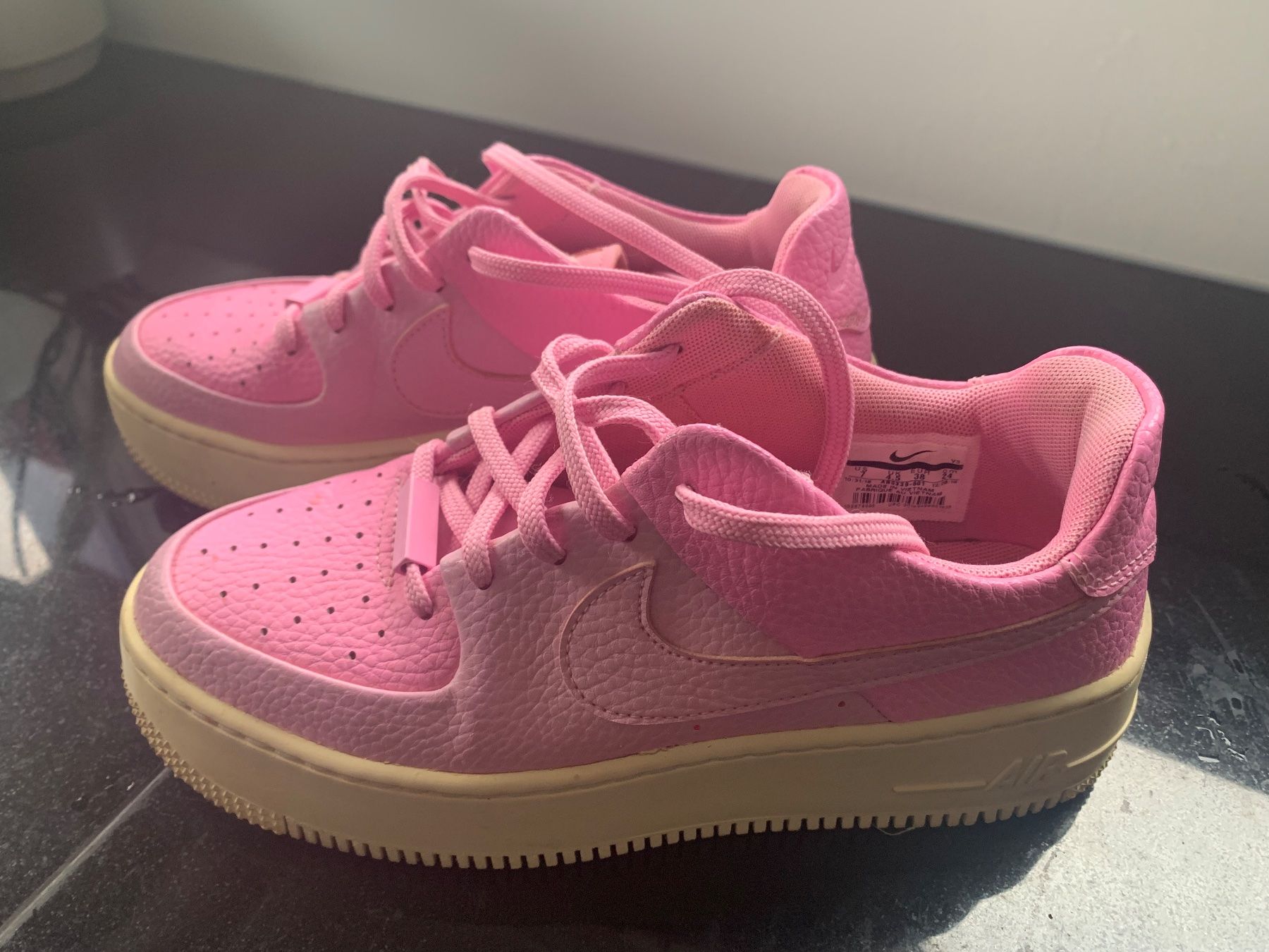 Nike Damenschuhe: Nike Air Force One Sneaker, rosa, Gr. 38 – Gebraucht aus Wiesendangen von Babalegi 4