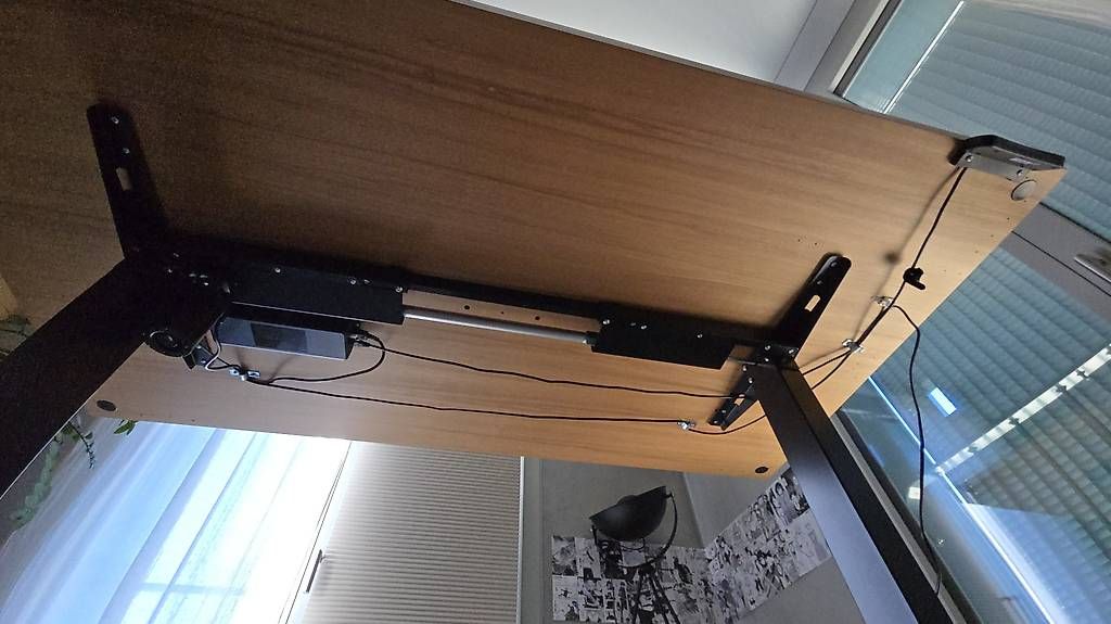 Schreibtische: Bürotisch Nussbaum – Gebraucht aus Wetzikon ZH von Topkleinanzeige69 3