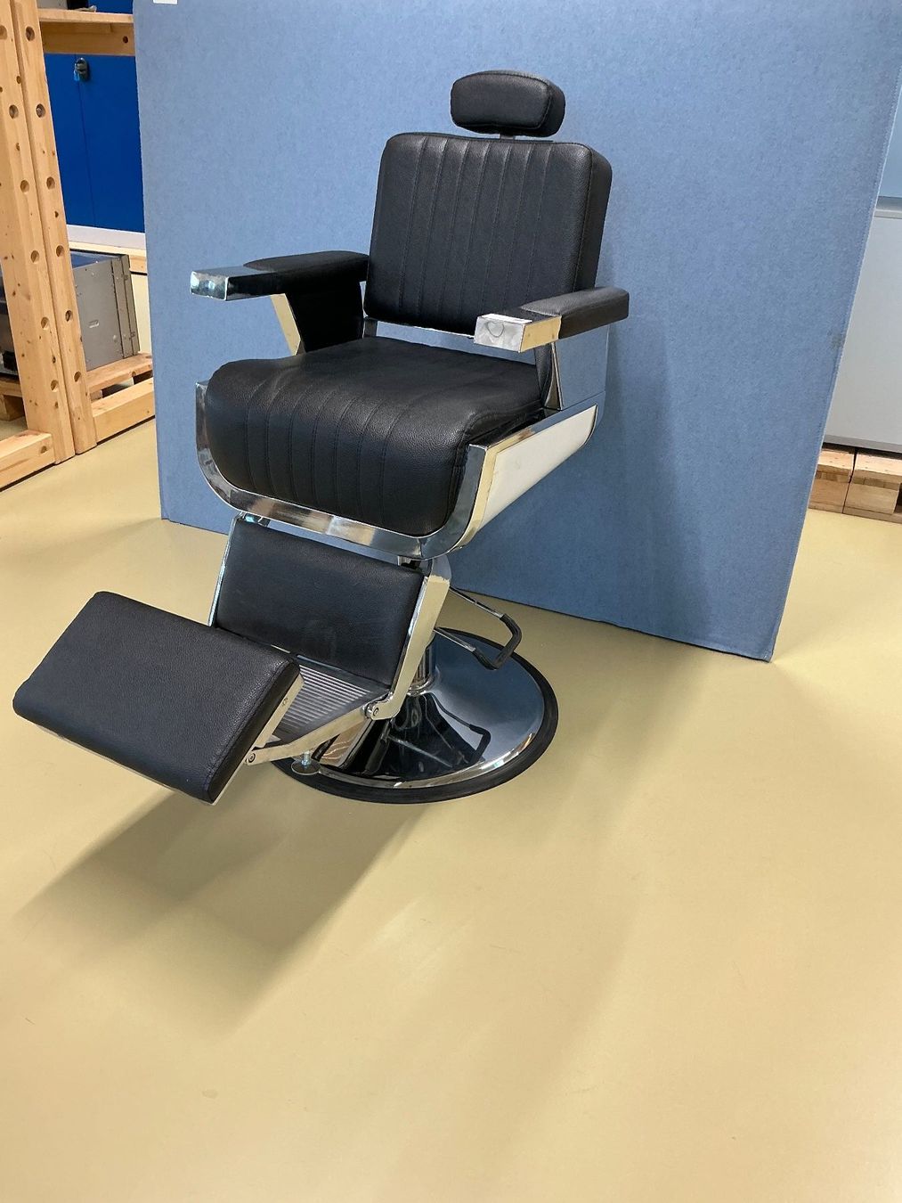 Lettini & sedie per cosmetici: Barberstuhl BARBURYS – Usato da Zug venduto da Bauteile-Zug 4