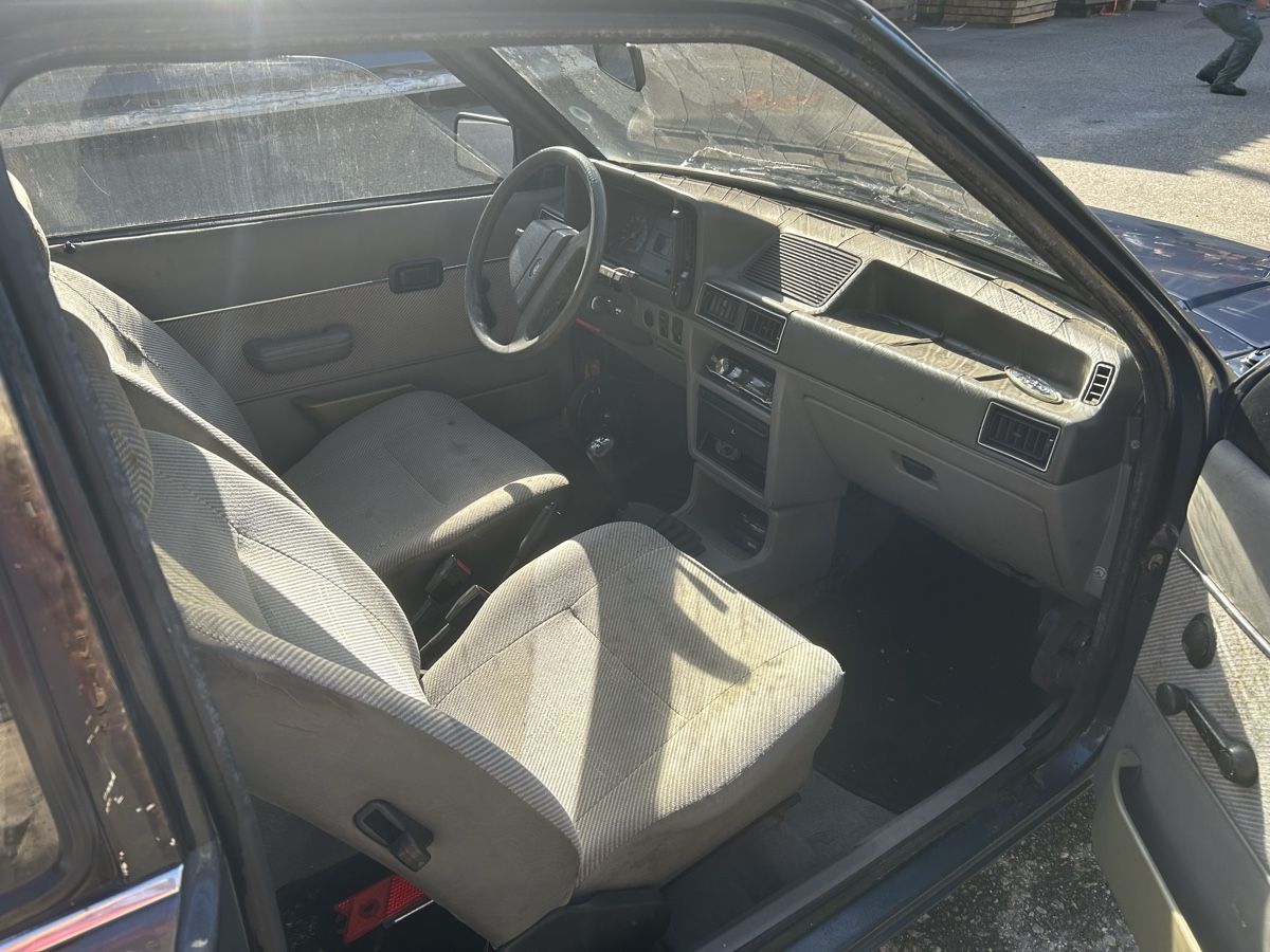 Ford Autos: Ford Escort 1.6 GL  1985 – Defekt aus Hasle b. Burgdorf von AlleAuktionen 5