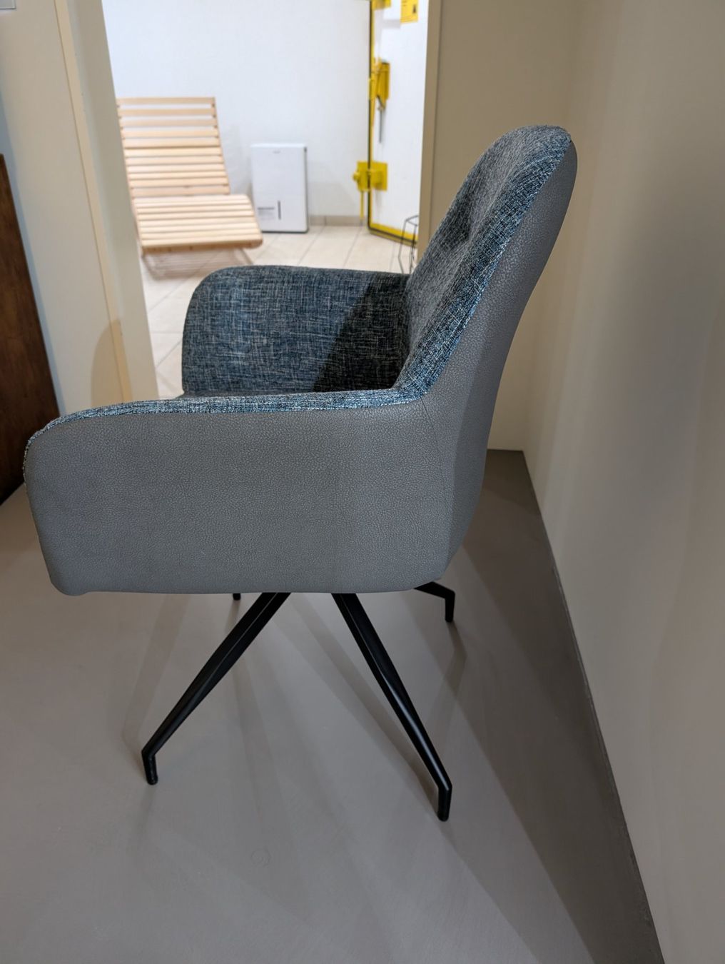 Sessel: Design Drehstuhl / Sessel - WIE NEU – Gebraucht aus Geroldswil von soalle 4