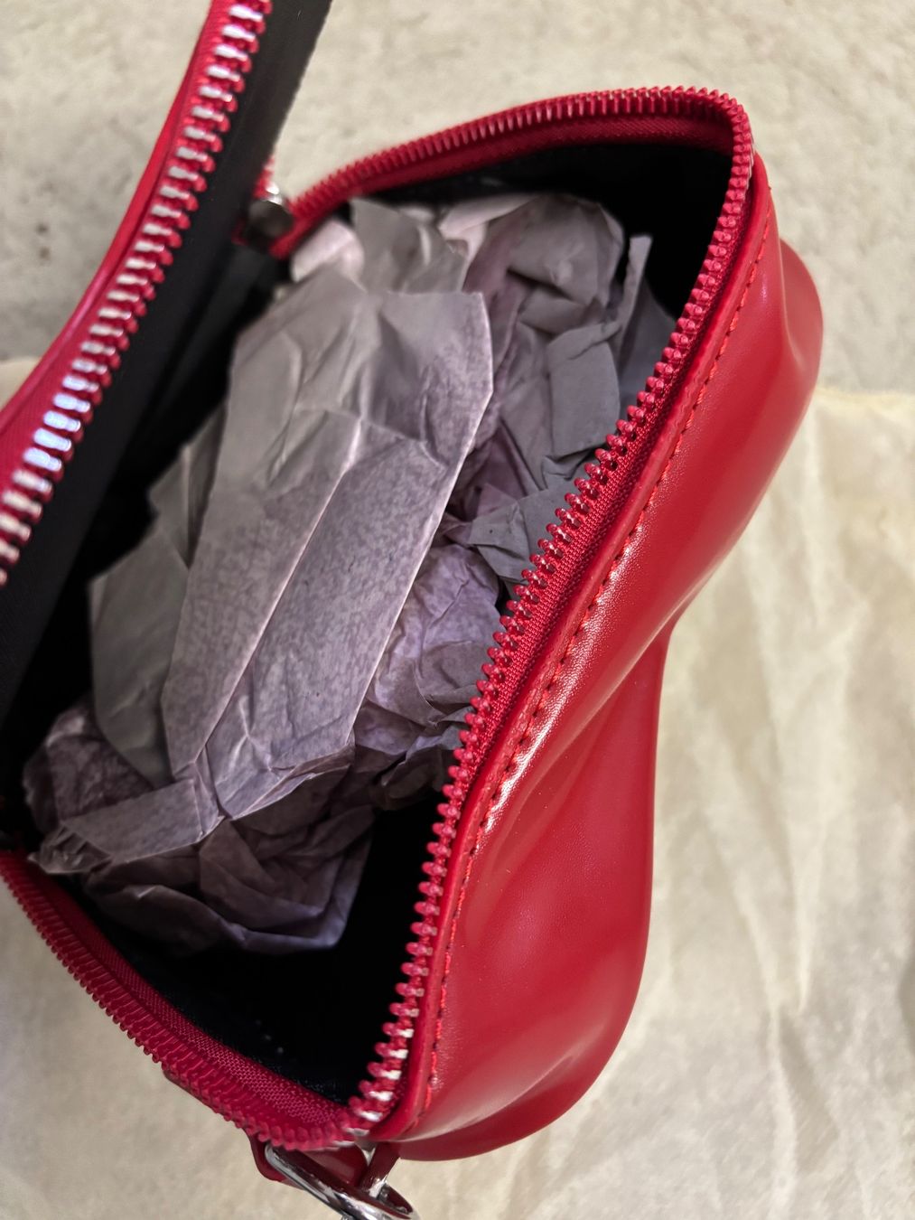 Borse da donna: Trendige Herz Tasche rot mit Kette – Usato da Sonterswil venduto da VD-Service 5