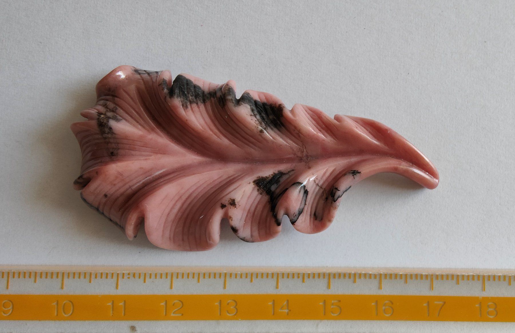 Edelsteine: Blatt aus Rhodonit – Neu und originalverpackt aus Rümlang von 21f 2