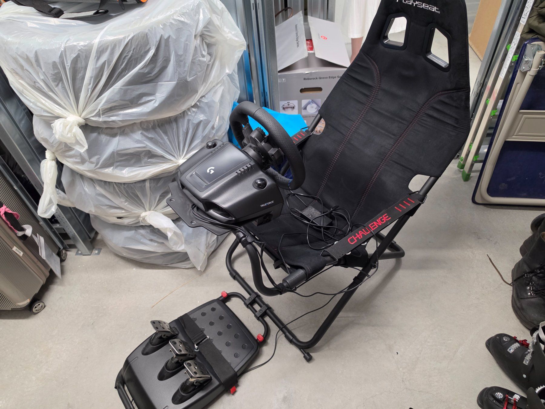 Logitech Manettes: Logitech G923 (PS5/PS4/PC) + Playseat Challenge – D'occasion à Kloten par mar_bb8f
