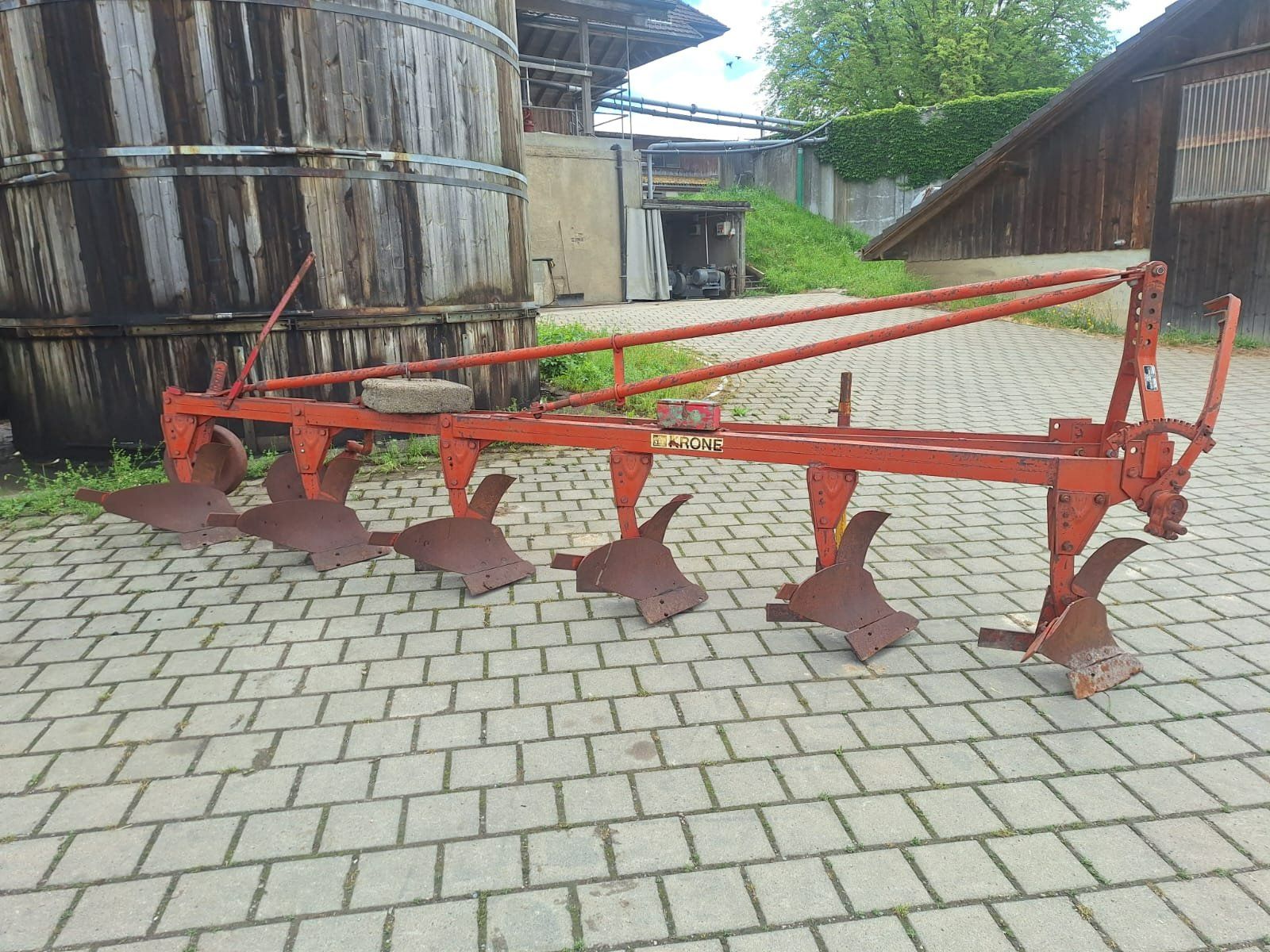Aratri: Krone 6-Schaar Schälpflug – Usato da Bünzen venduto da abtah1