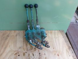 BOSCH - Hydraulik - Steuerblock  ( IHC)