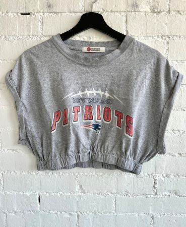 Crop-Shirt mit Print „New England Patriot“ von Ark Reworks