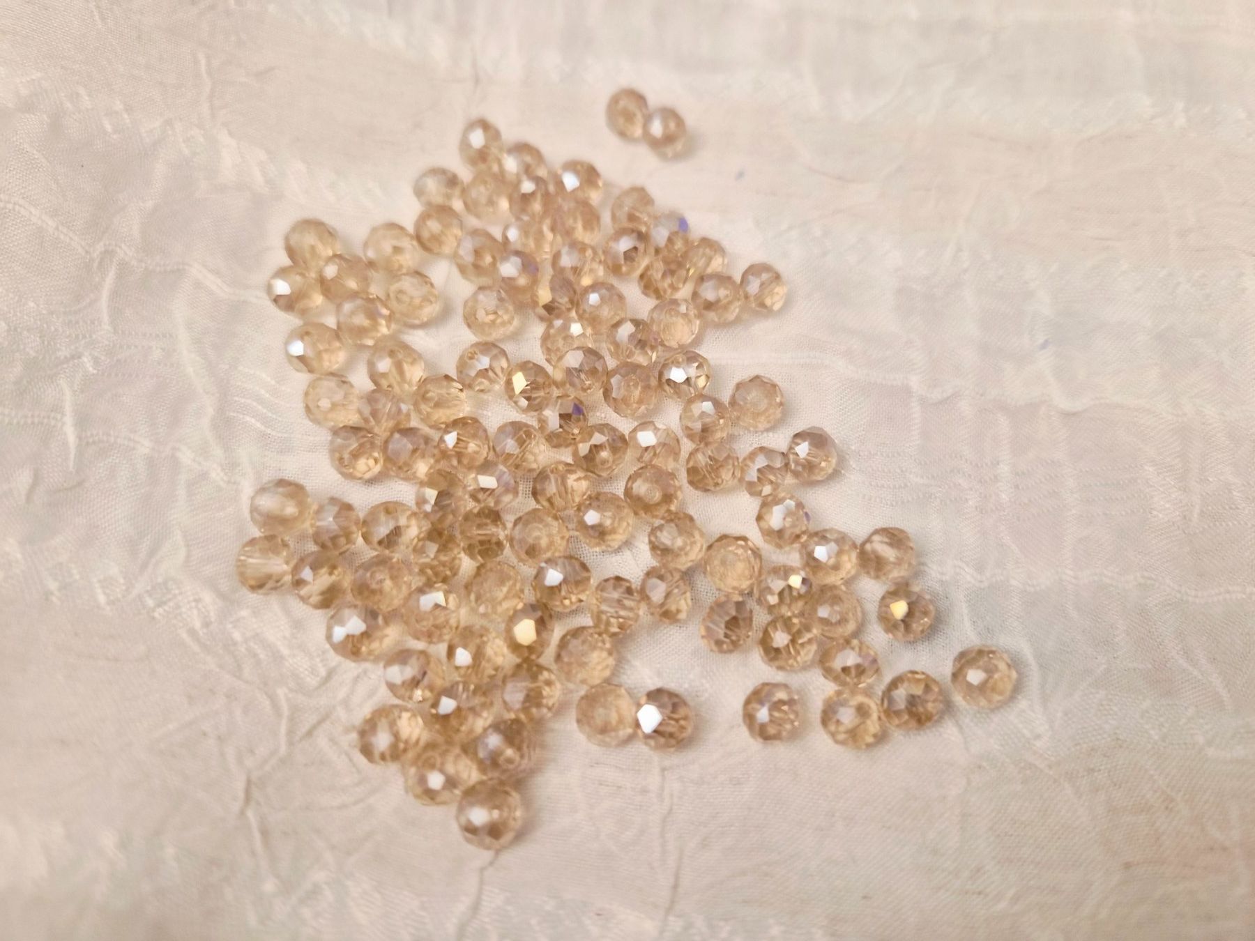 Perle (finte): Glasschliffperlen 6mm 85 stk – Nuovo e nell'imballaggio originale da Dietikon venduto da Eleda 1