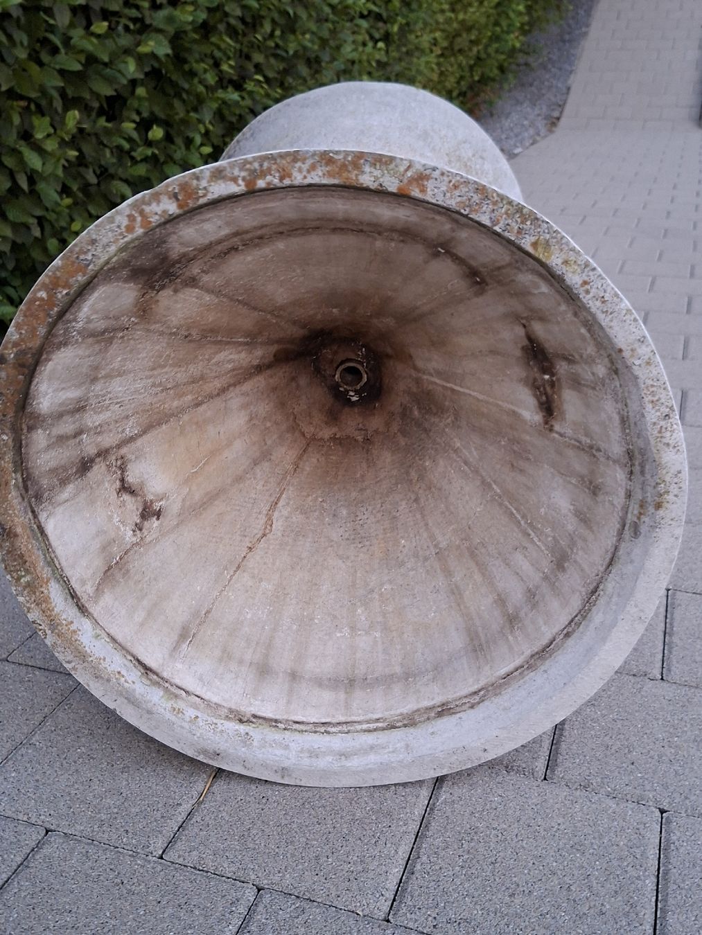 Eternit Vasi per fiori: Willy Guhl Eternit Blumenspindel – Usato da Ganterschwil venduto da HeidiuPeter 4