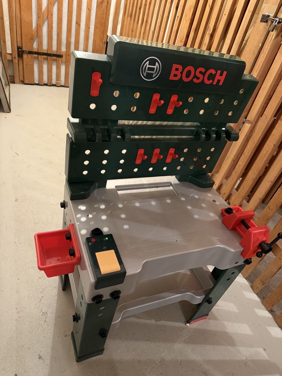 Giocattoli: Kinder Werkzeug Tisch  – Usato da Glattbrugg venduto da ste_6sfx 1