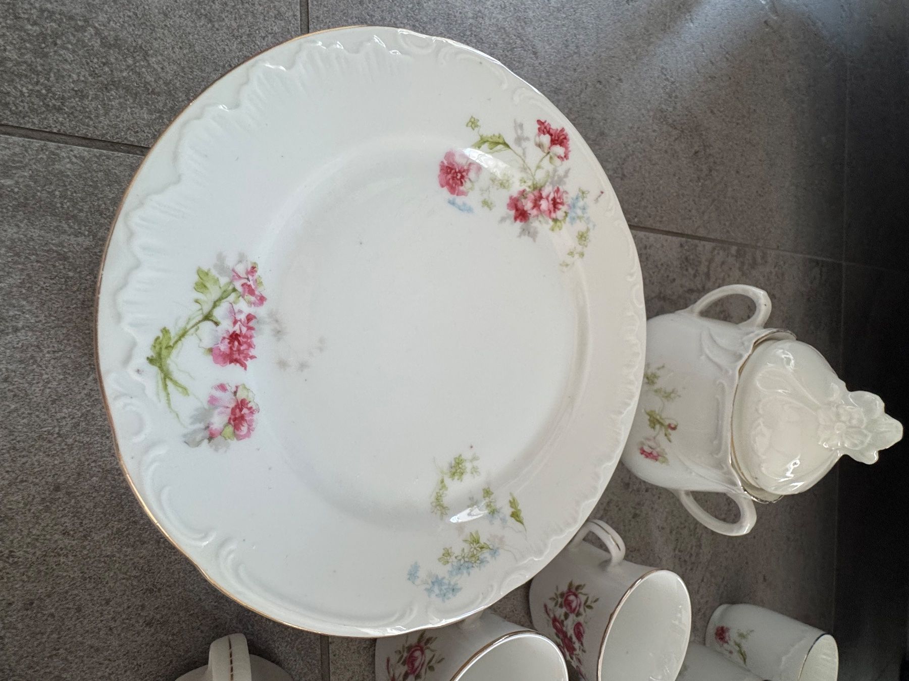 Services de table: Geschirrset – D'occasion à Hünibach par ellllaaa 1