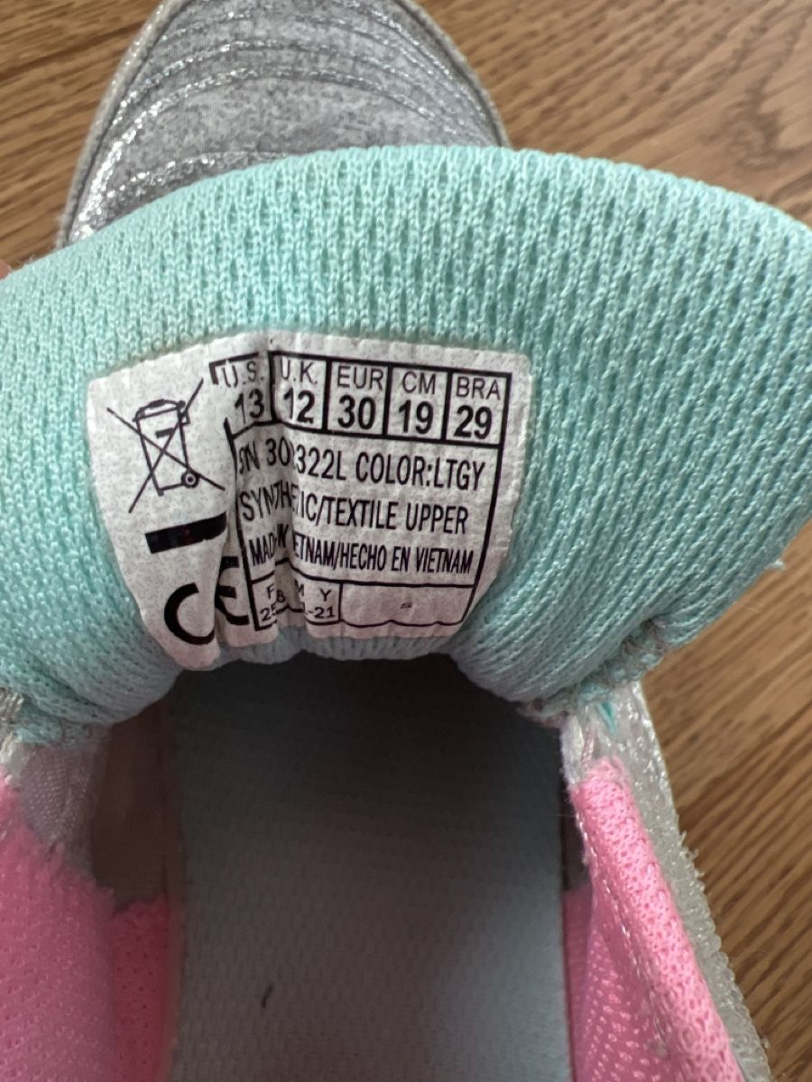 Scarpe per ragazze: Skechers Sneaker Gr. 30 mit Glitzer & Licht – Usato da Aeugst am Albis venduto da Bsaeub 5