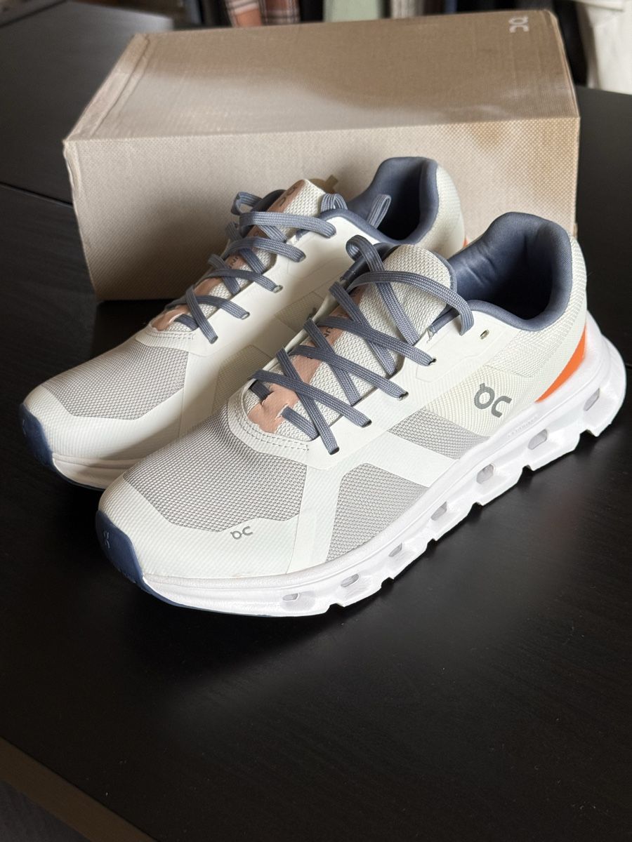 On Chaussures hommes: On Cloudrunner Undyed-White Flame Gr.43 – Neuf avec emballage d'origine à Wallbach par Nenex 1