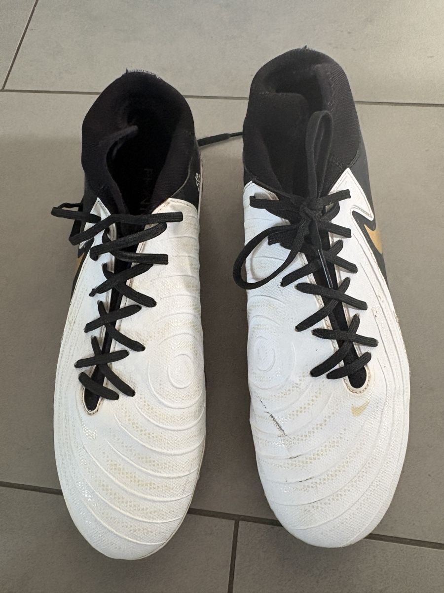 Nike Herrenschuhe: Fussballschuhe Nike – Gebraucht aus neerach von HeuWa