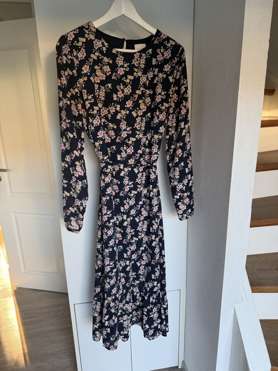 Vila Vestiti: Kleid Vila neuwertig  – Nuovo (secondo la descrizione) da Möhlin venduto da mar_k5wf
