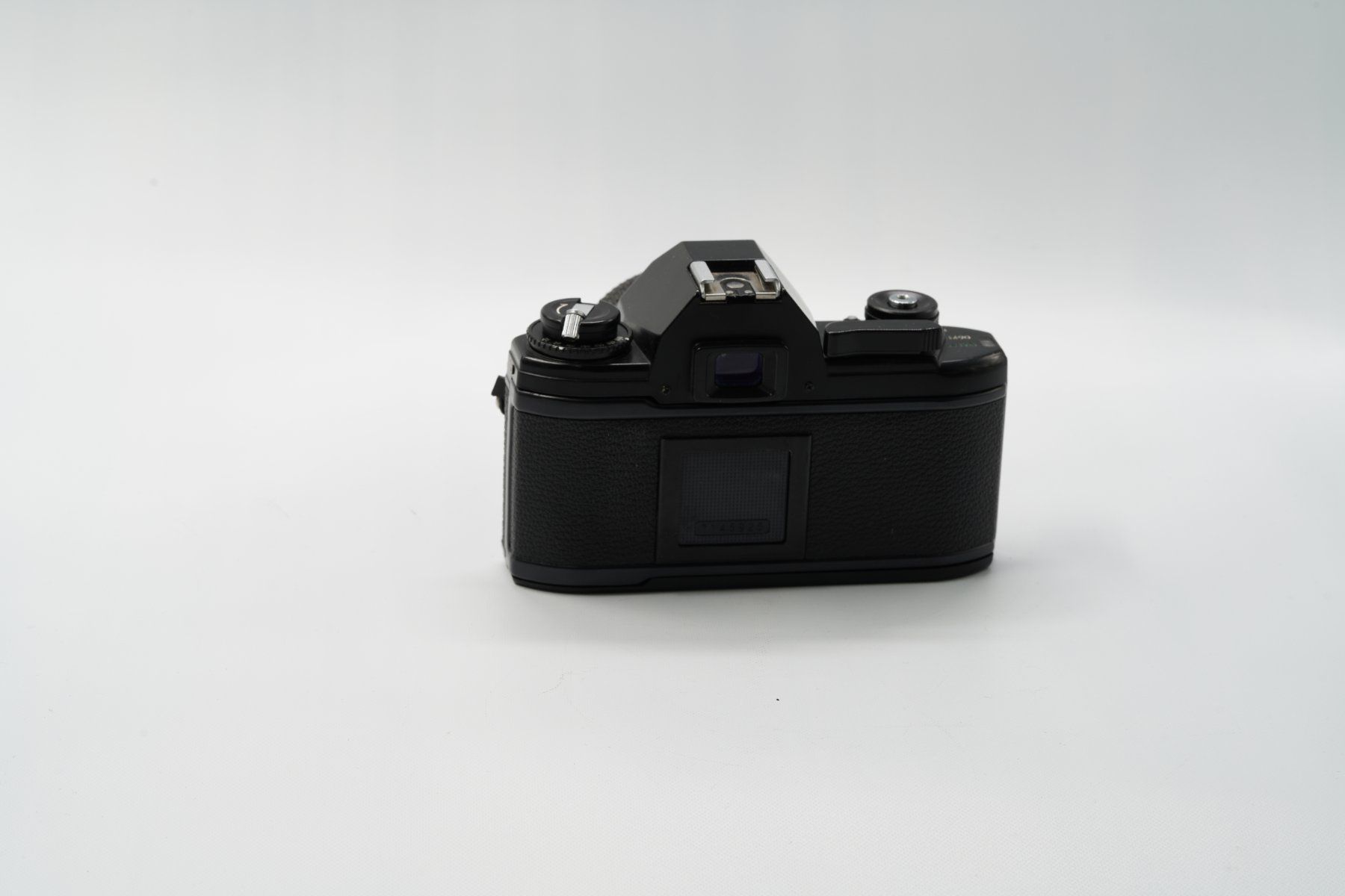 Nikon Fotocamera: Nikon EM Spiegelreflexkamera mit 50mm Objektiv – Usato da Galgenen venduto da Fmg 2