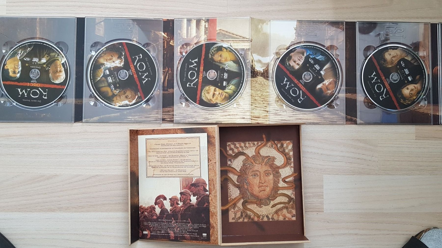 Tutti i DVDs: DVD ROM Staffel 1 – Usato da Oetwil am See venduto da fineli2 1