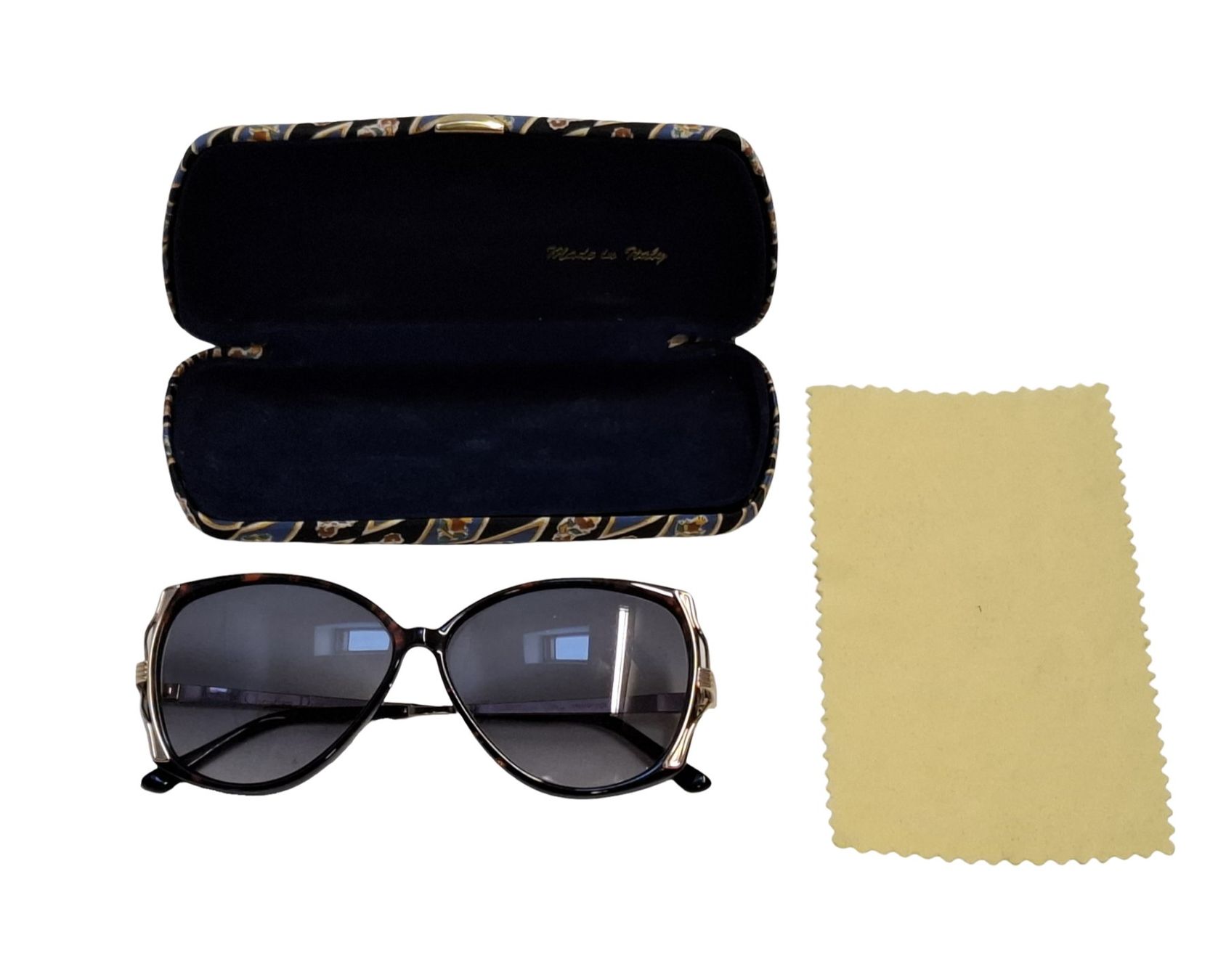 Occhiali & Lenti: VINTAGE Sonnenbrille mit Etui – Usato da Wil SG venduto da Restwert_Wil 1