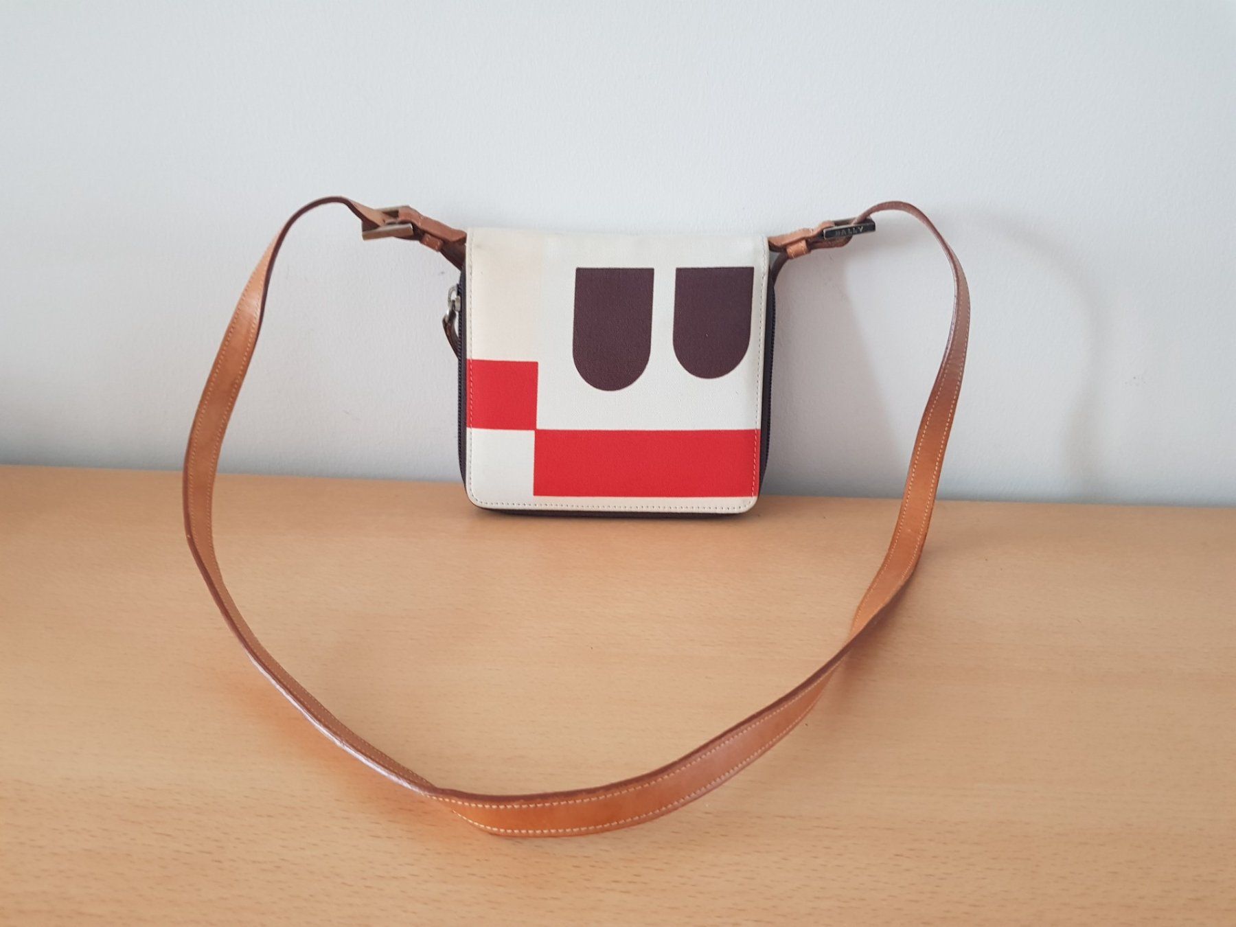 Bally Borse da donna: Bally Umhängetasche / Portemonnaie – Usato da Basel venduto da Birs868