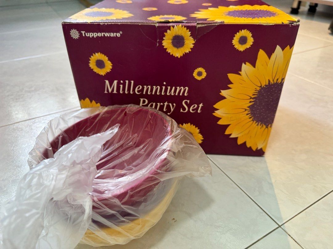 Tupperware Contenitori & Simili: Tupperware Millennium Party Set 14 Teilig Neu OVP – Nuovo e nell'imballaggio originale da Saas-Grund venduto da GarageSaleToday 1