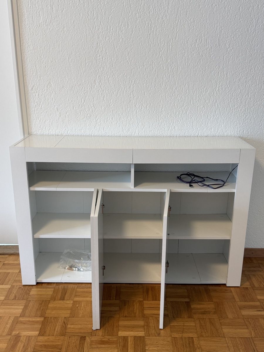 Kommoden: Weisses Sideboard / Kommode mit 3 Türen – Gebraucht aus Baar von mzh9 1