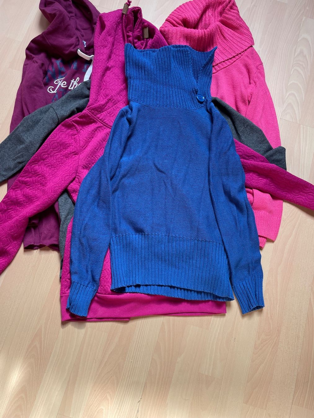 Maglioni & Felpe: 10x Pullover Gr M  Damen – Usato da Huttwil venduto da Bolpa 2