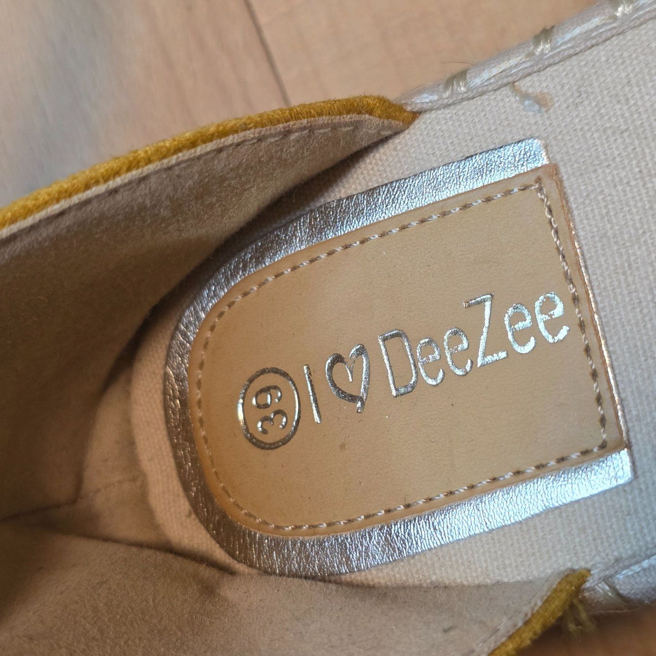 Scarpe da donna: DeeZee Ocker Sandalen mit Strass Gr.39 – Usato da Wald ZH venduto da CapLux 5