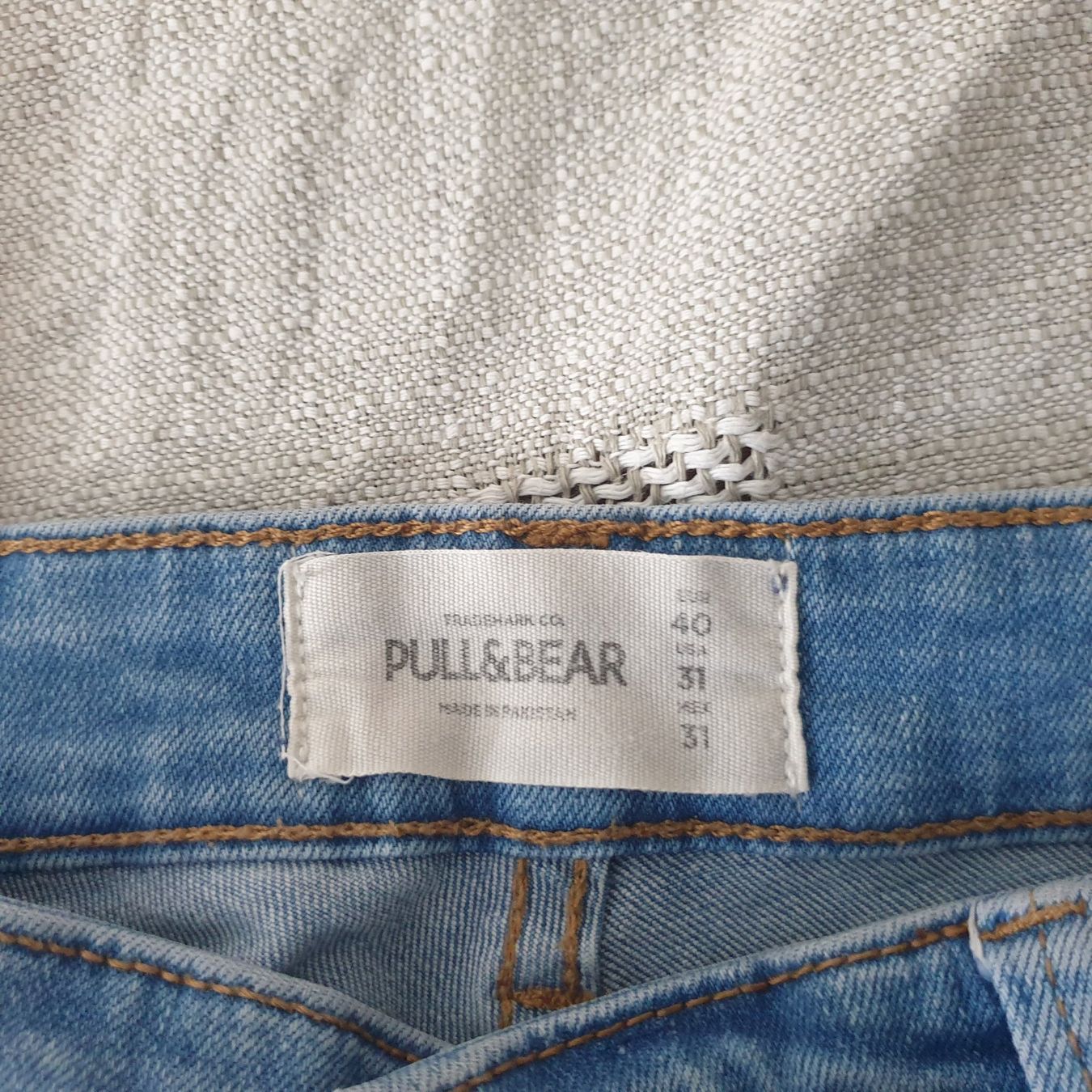 Pull&Bear Jeans: Pull&Bear Jeans, Gr. 40, destroyed Look für den Sommer – Gebraucht aus Malters von burzi 2