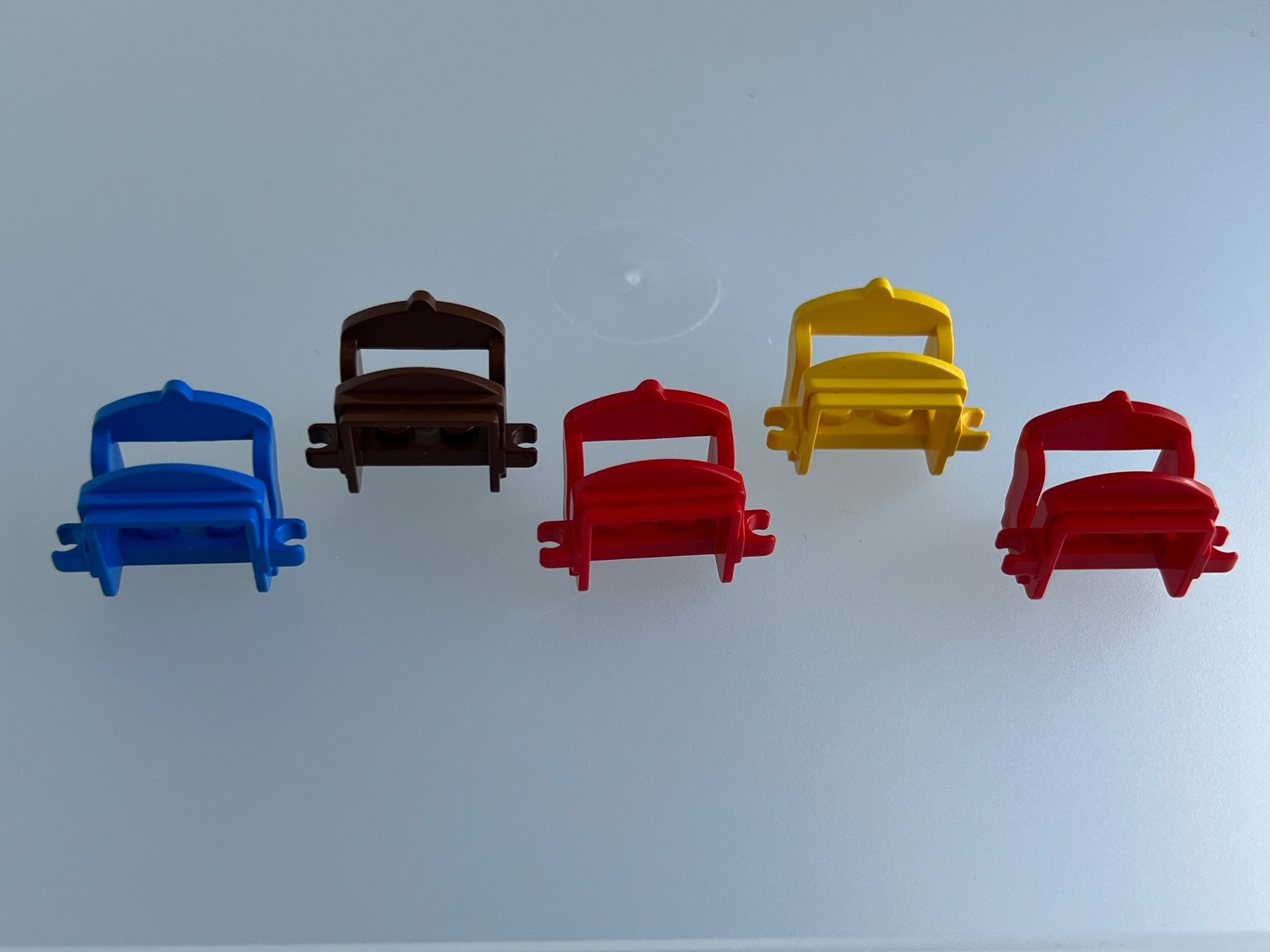 Lego Spielzeuge: 5x Classic Sattel mit 2 Clips – Gebraucht aus Uttigen von sonorsonic