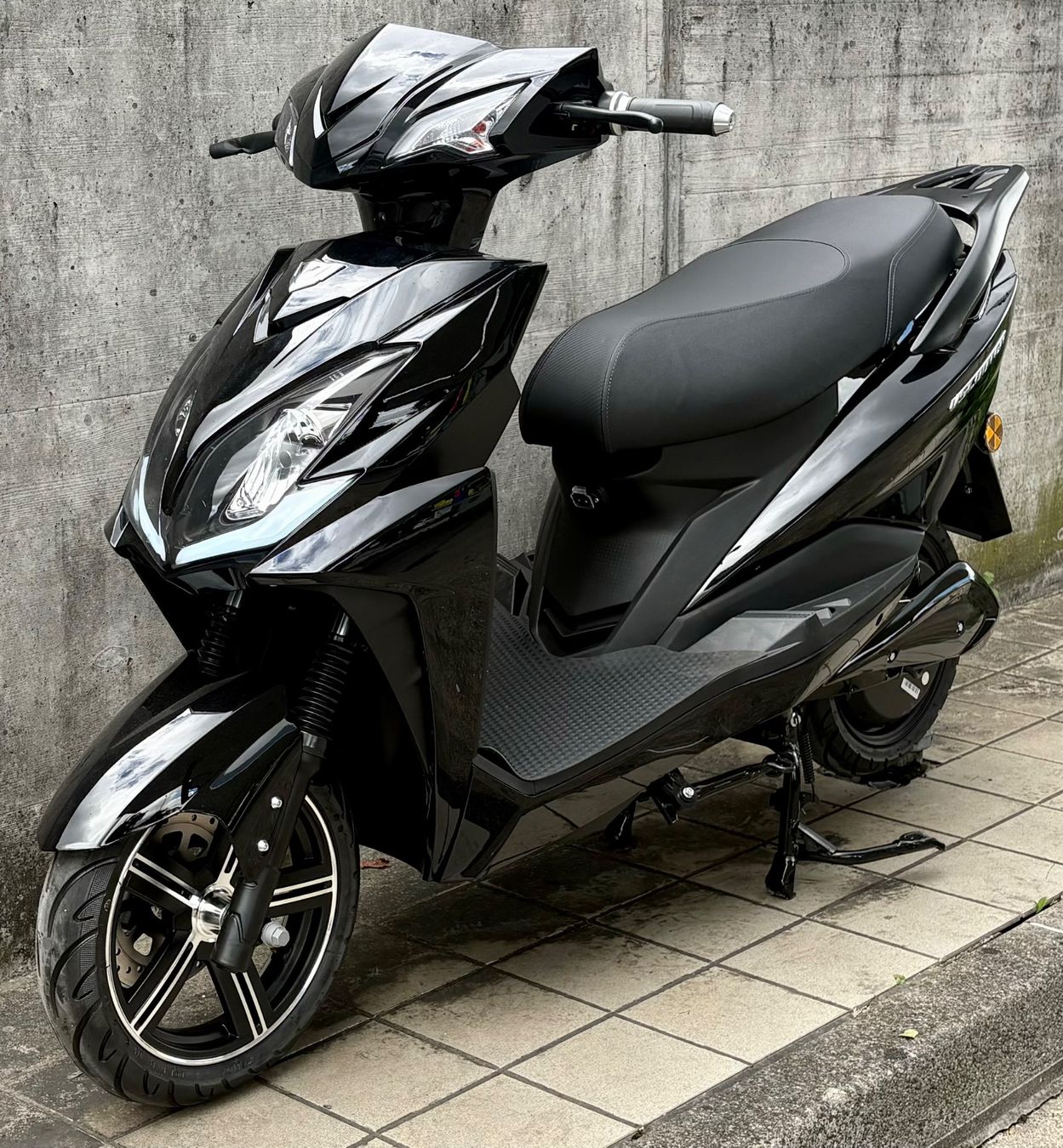 Scooters: Elektroroller E scooter Mofa Falcon 500 und 500 Pro – Neu (gemäss Beschreibung) aus Basel von DeinElektroroller