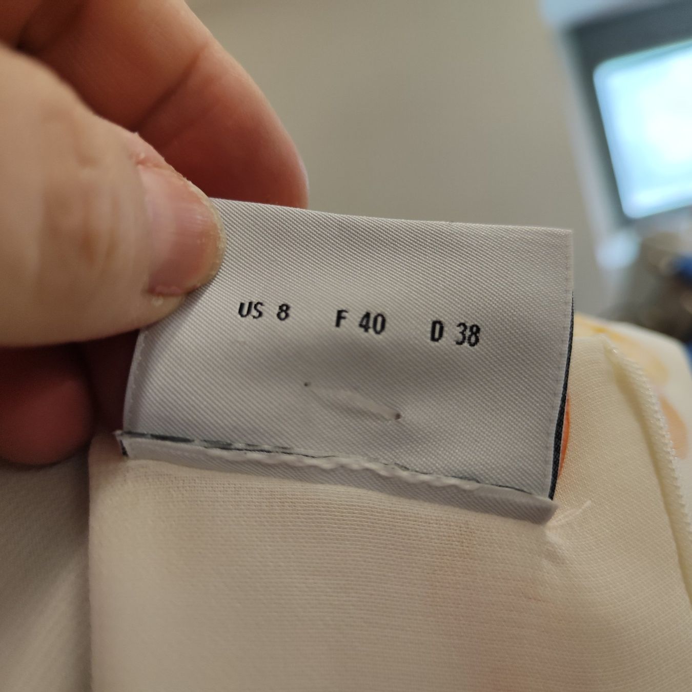 Akris Vestiti: AKRIS Kleid GR 38 Seide – Usato da Langnau am Albis venduto da Judithsebi 5
