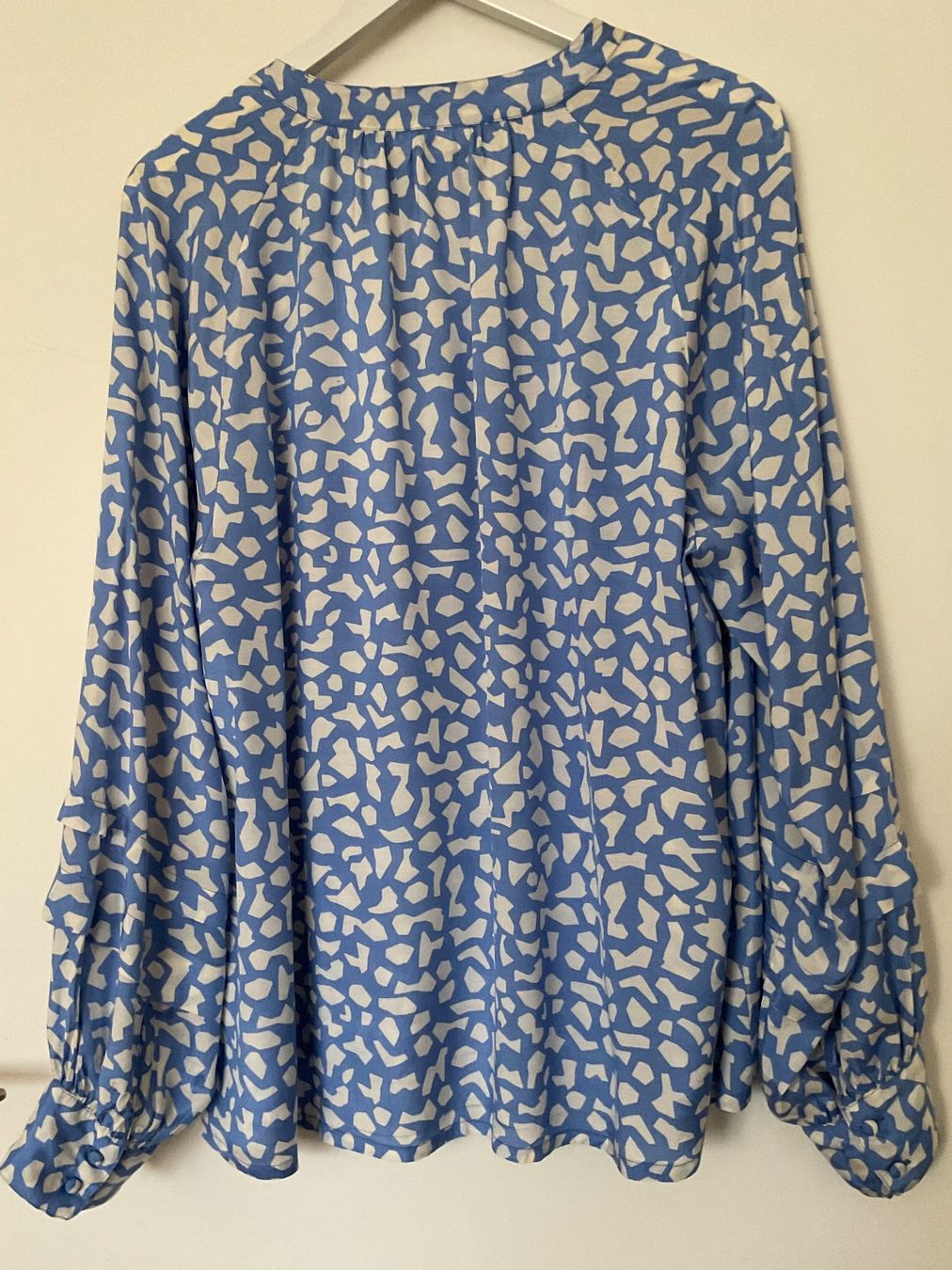 Chemisiers: MASAI oversize Bluse Gr L weiss/hellblau – D'occasion à Urdorf par alda02 3