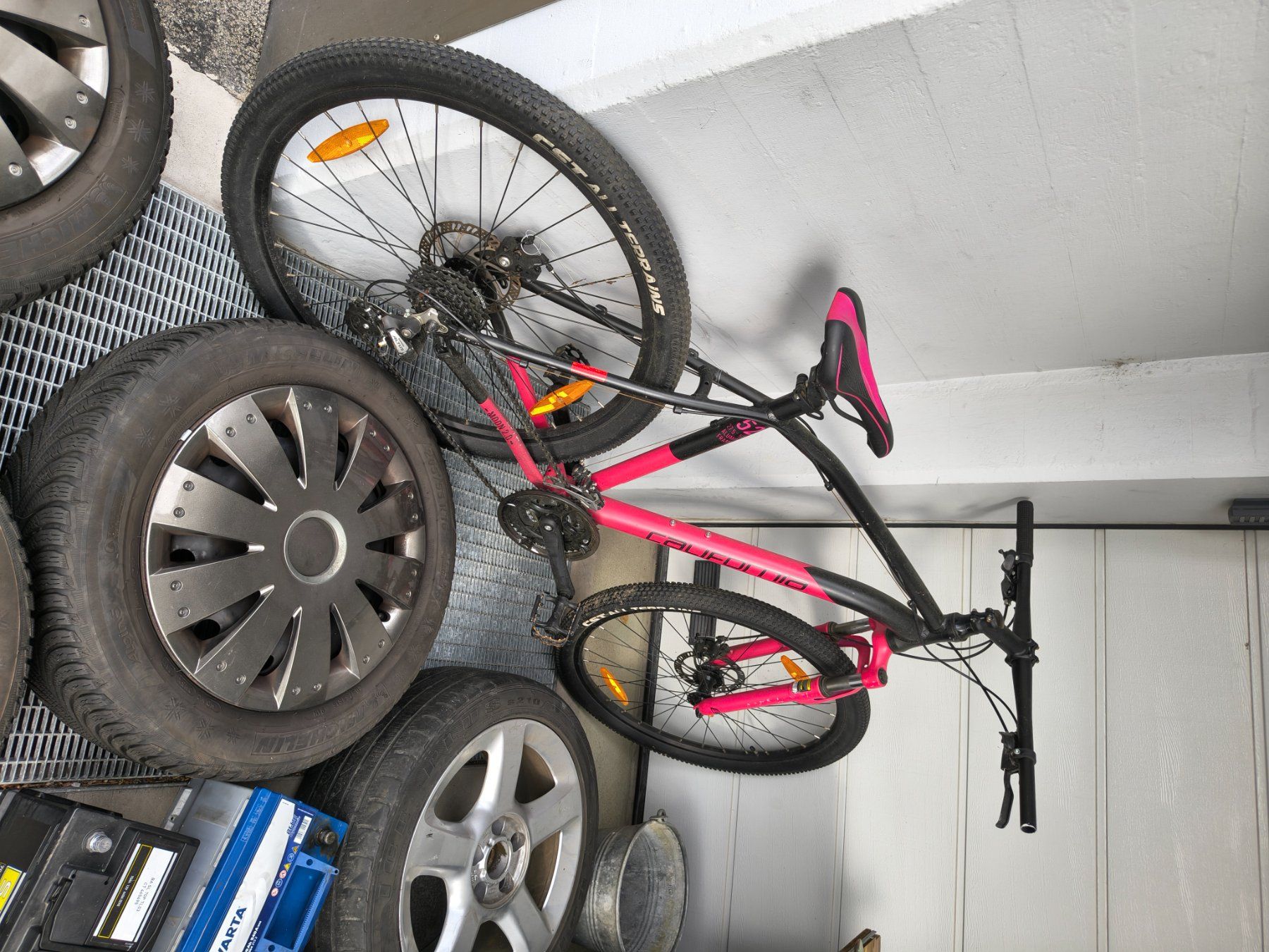 Pneus & Roues: Diverses Gratis – D'occasion à Winterthur par Olaf4weiss 2