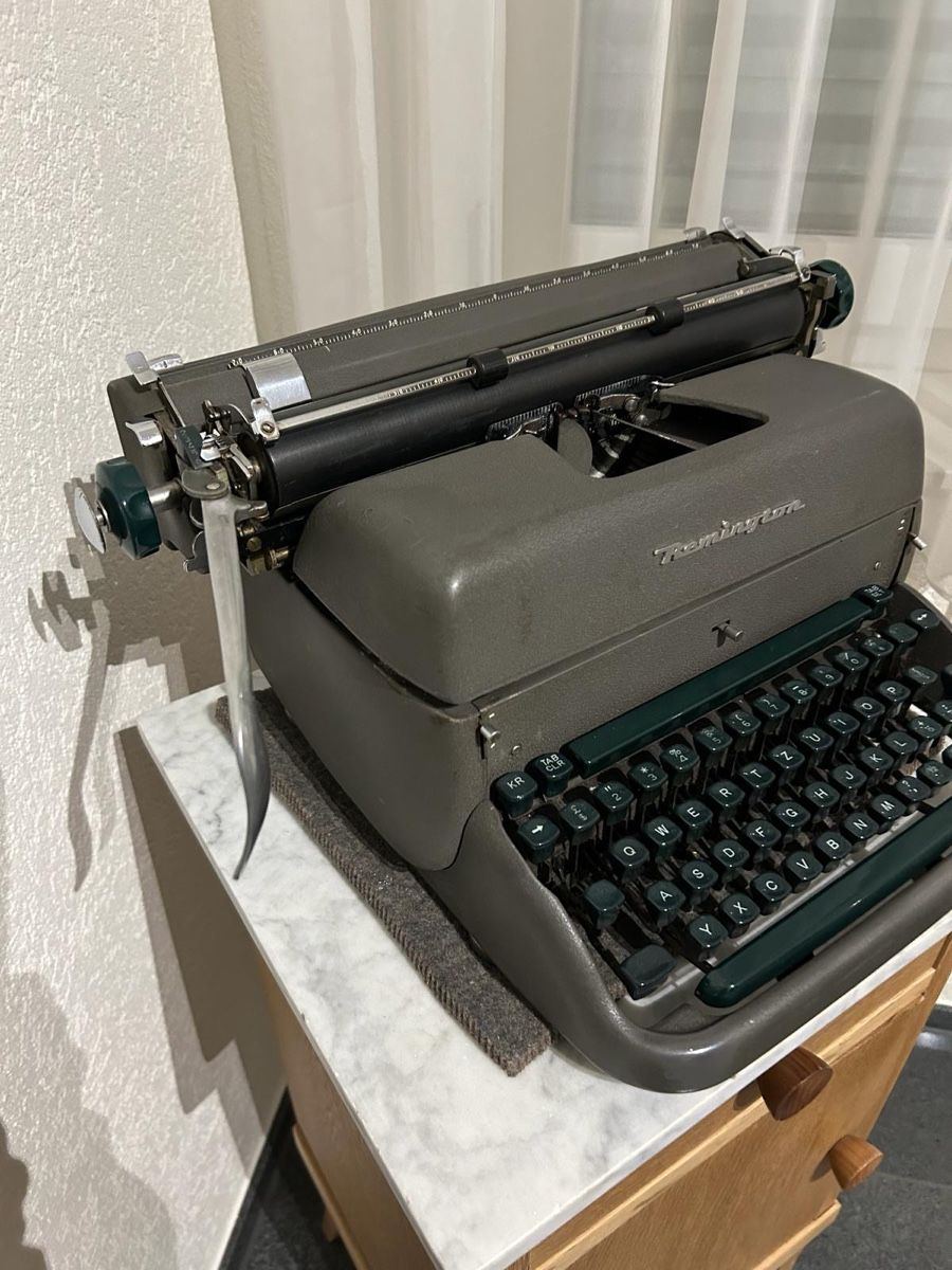 Remington Schreibmaschinen: Schreibmaschine Remington – Gebraucht aus Schüpfheim von Schnisu 2