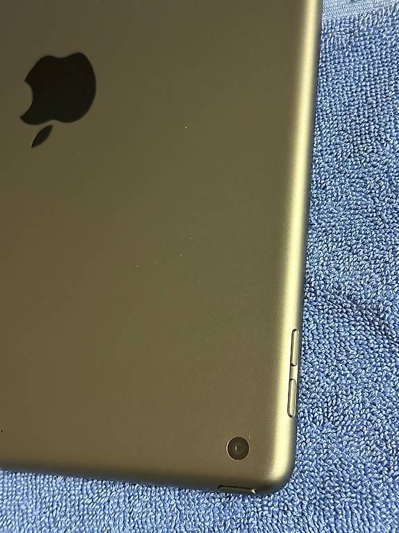 Apple Tablet PC: IPAD guter Zustand in Space Grau Apple – Usato da Tuggen venduto da Dr.JamesBlond 3