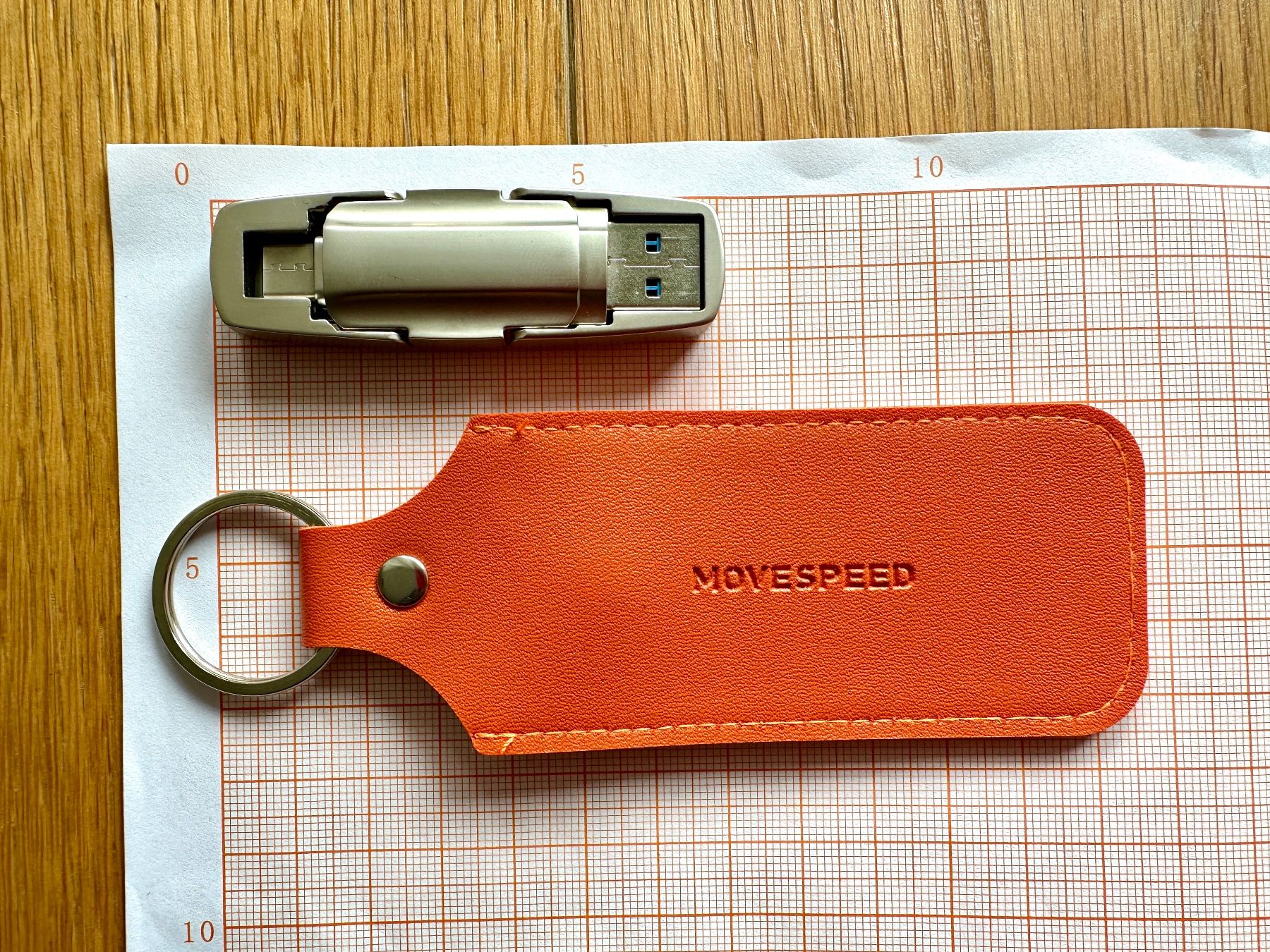 Chiavette USB: MOVESPEED 256GB SSD USB Flash Drive with Leather Keyring – Nuovo (secondo la descrizione) da Gattikon venduto da Sarahs_Schatzkammer 1